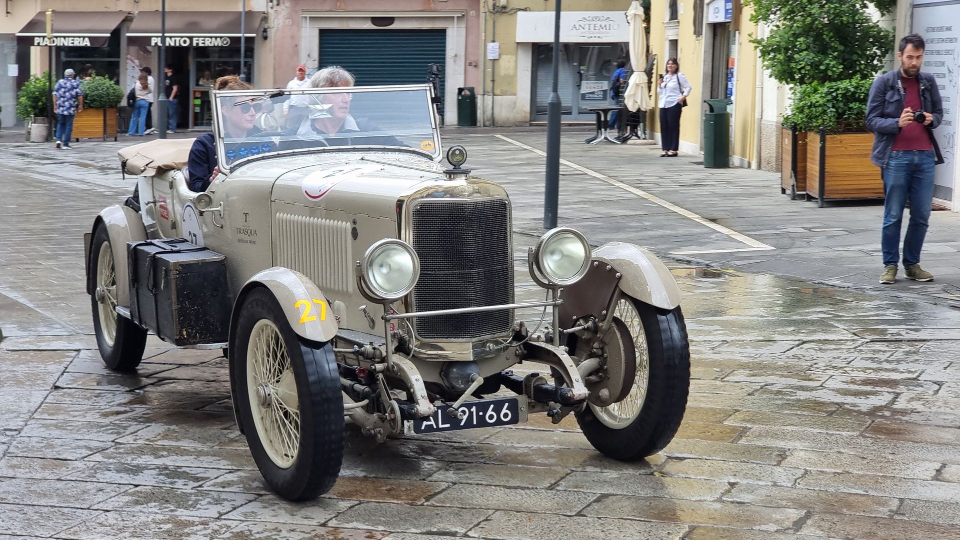 Antemio - © Photo by Kvetoslav Rolny