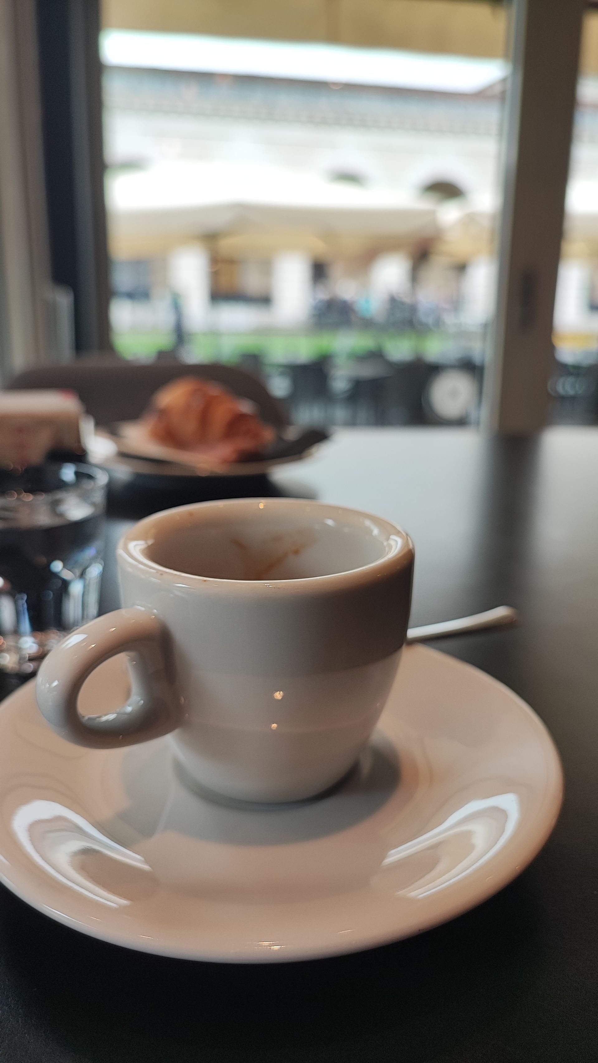 Arnold's cafè - © Photo by Ercole Ca