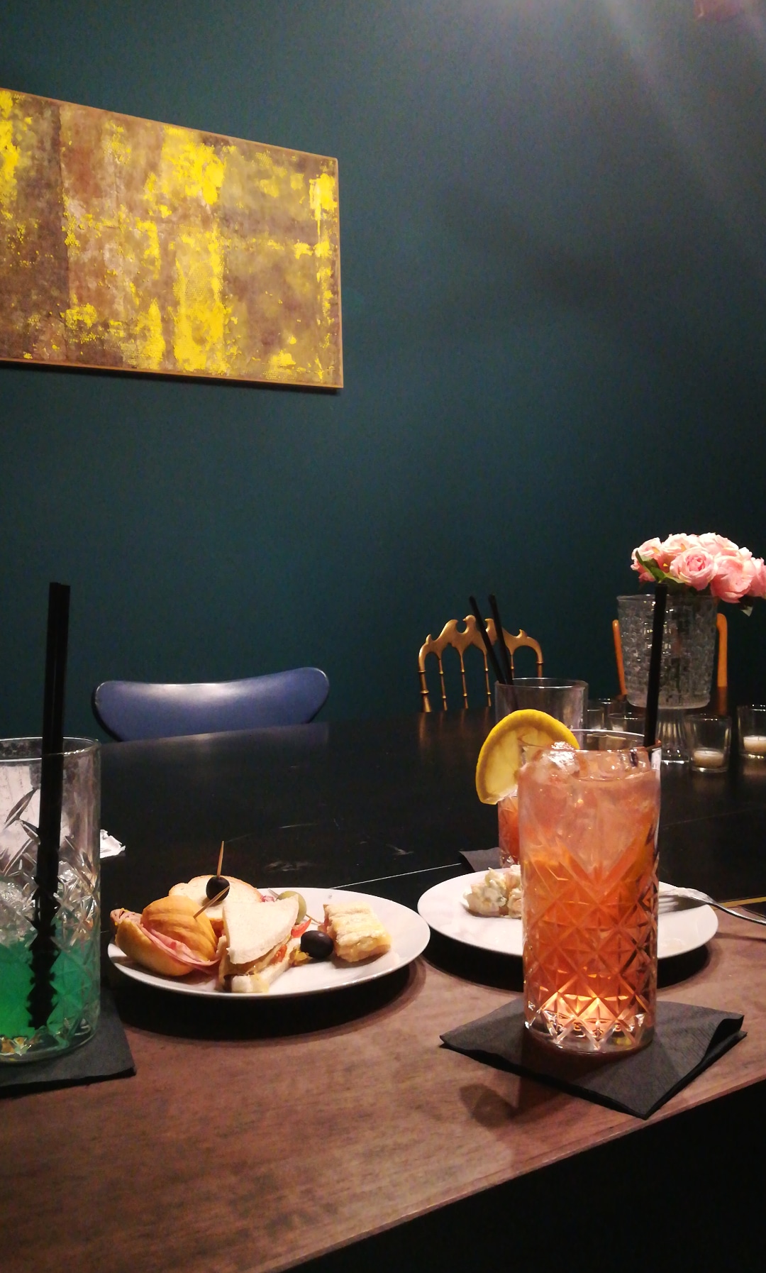 Astor cafè - © Photo by Nikita Borozenets