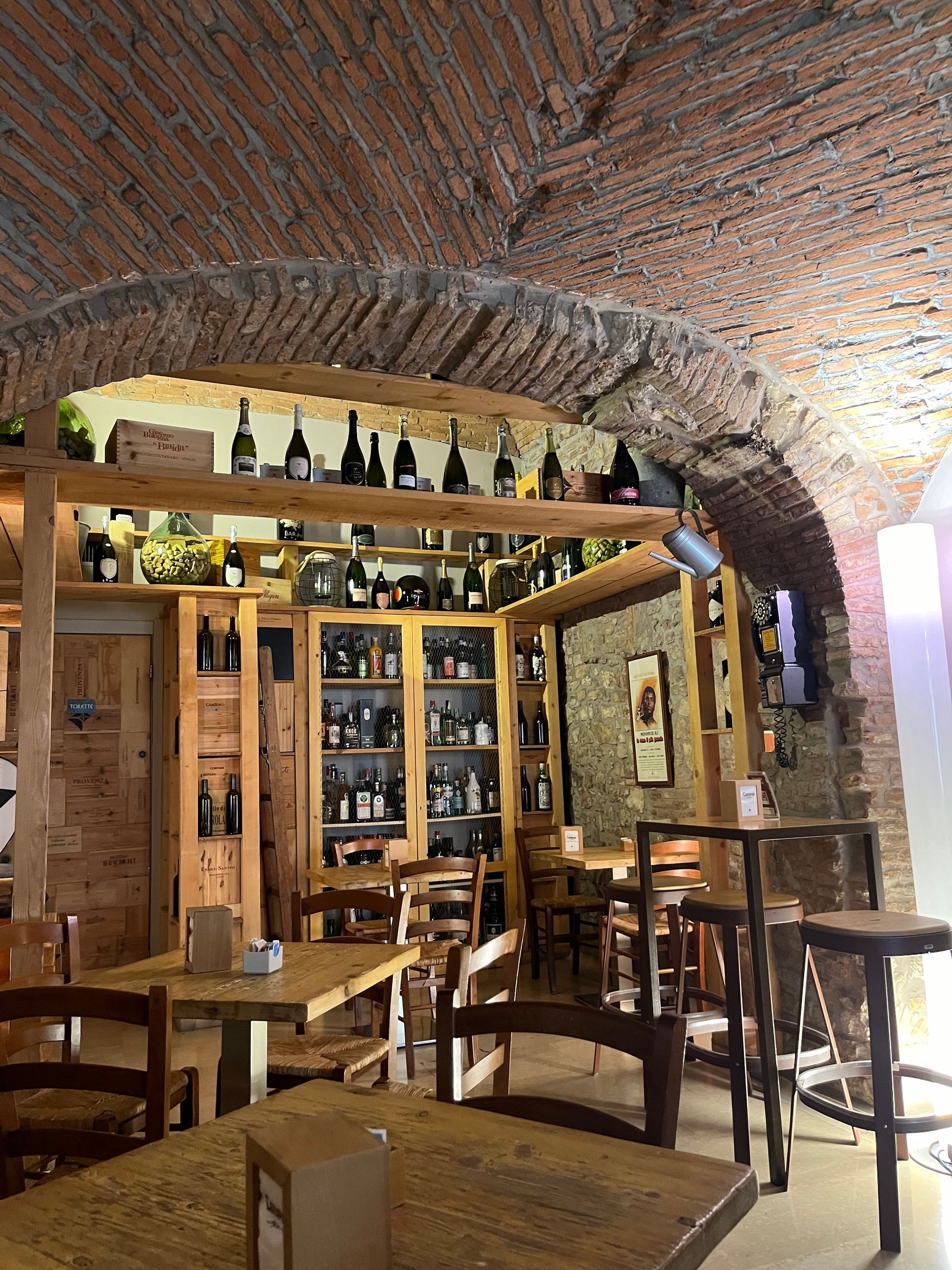 Bar bar - © Photo by Tom