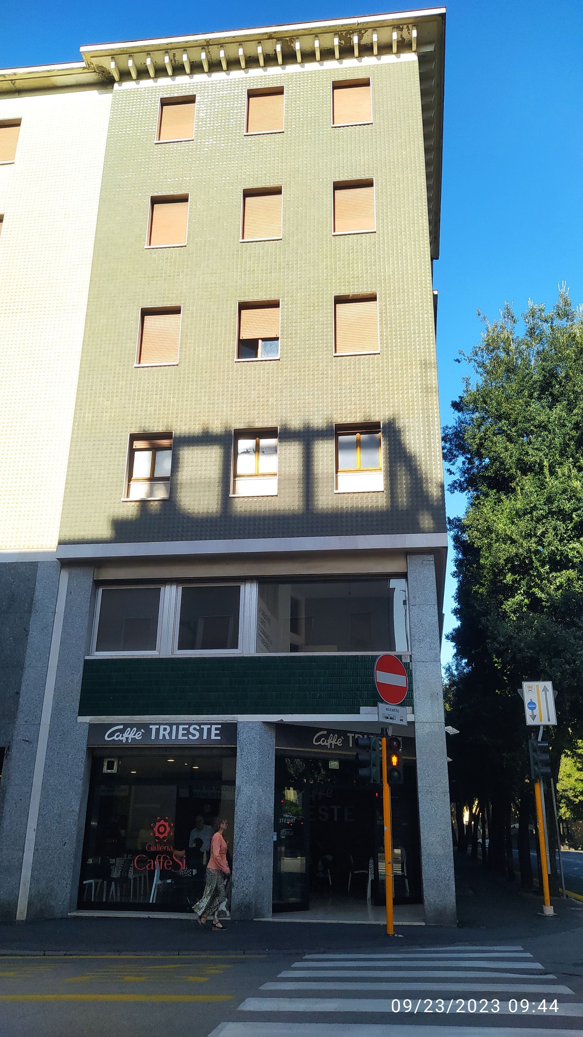 Caffé Trieste - © Photo by Shpëtim Bisha