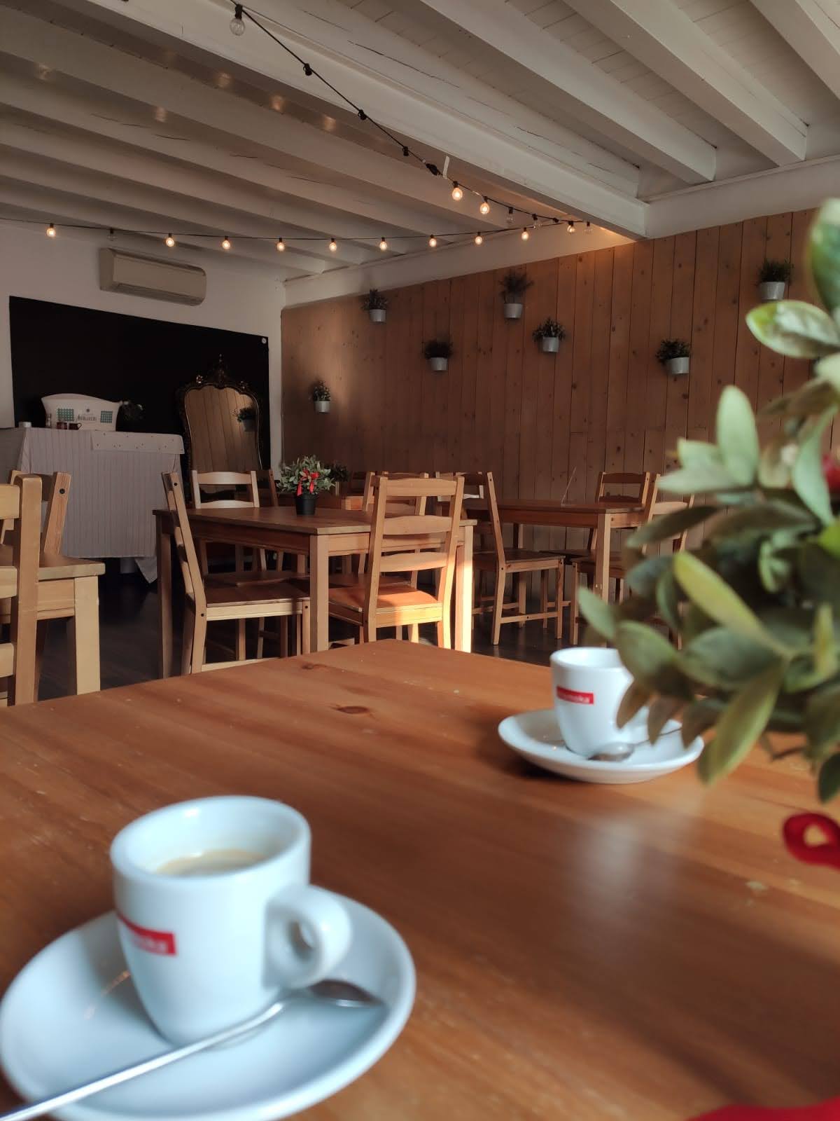 Circle cafè - © Photo by Lorenzo Riviezzo