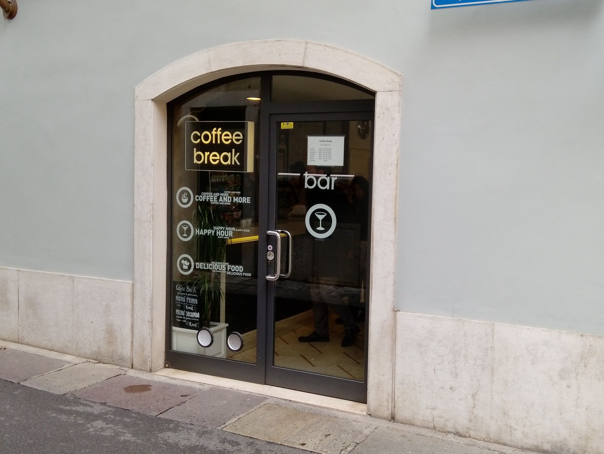 Coffee break - © Photo by Juergen Ubl