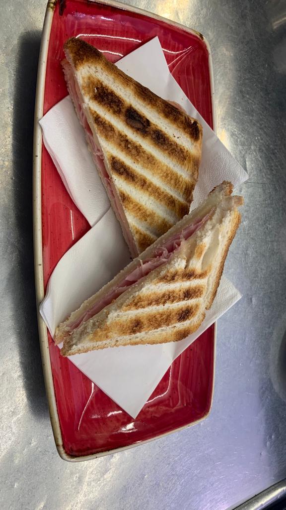 Corner Magenta - © Photo by Cocktail Bar e Caffetteria Corner Magenta