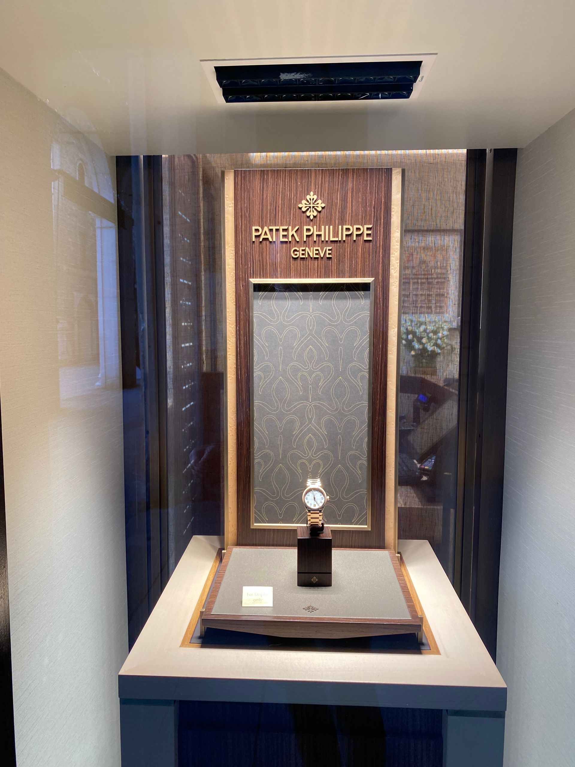 Fasoli - © Photo by Gioielleria Fasoli | Rivenditore Autorizzato PatekPhilippe, Omega, Panerai, TAG Heuer e molti altri