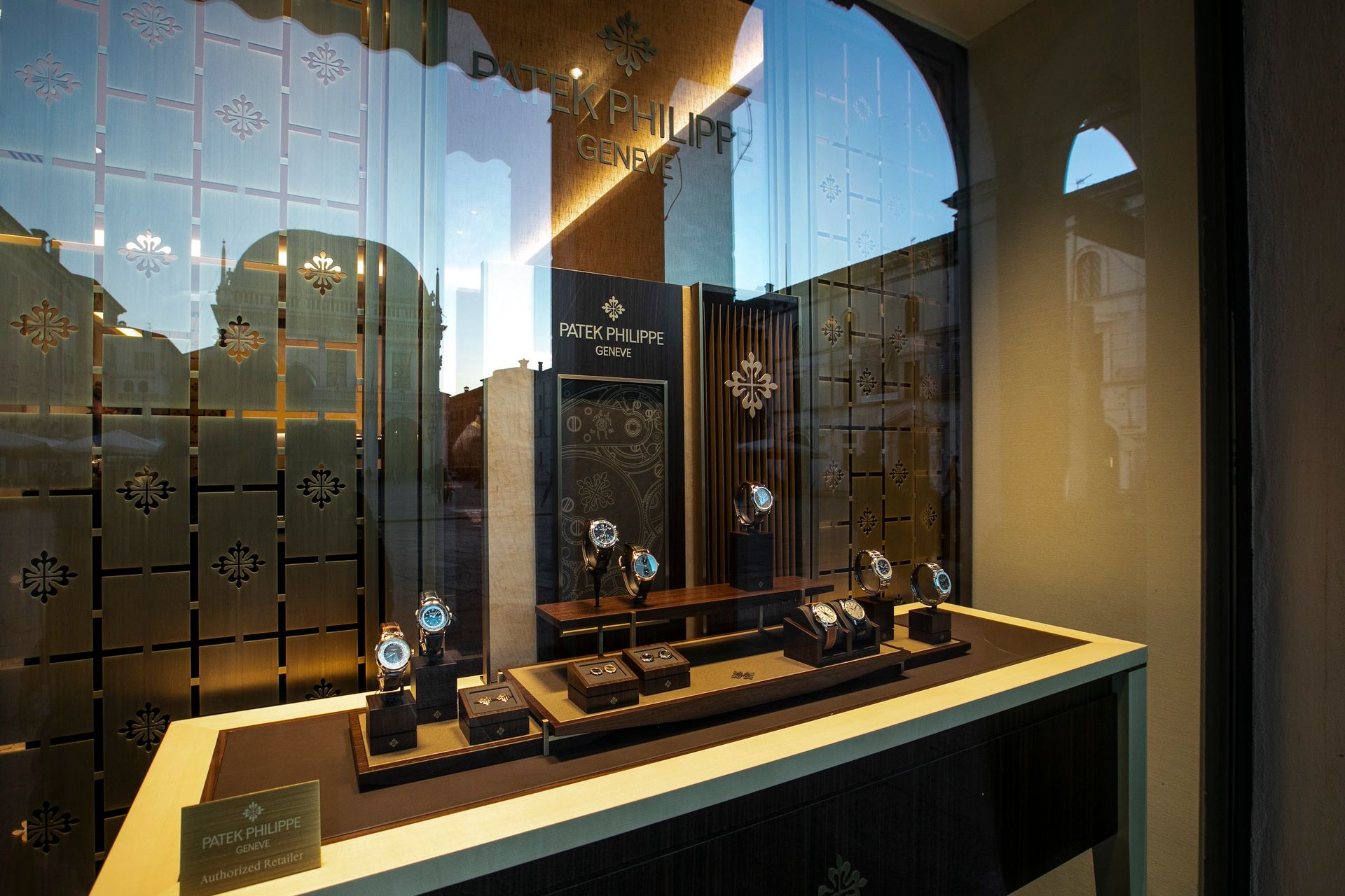 Fasoli - © Photo by Gioielleria Fasoli | Rivenditore Autorizzato PatekPhilippe, Omega, Panerai, TAG Heuer e molti altri