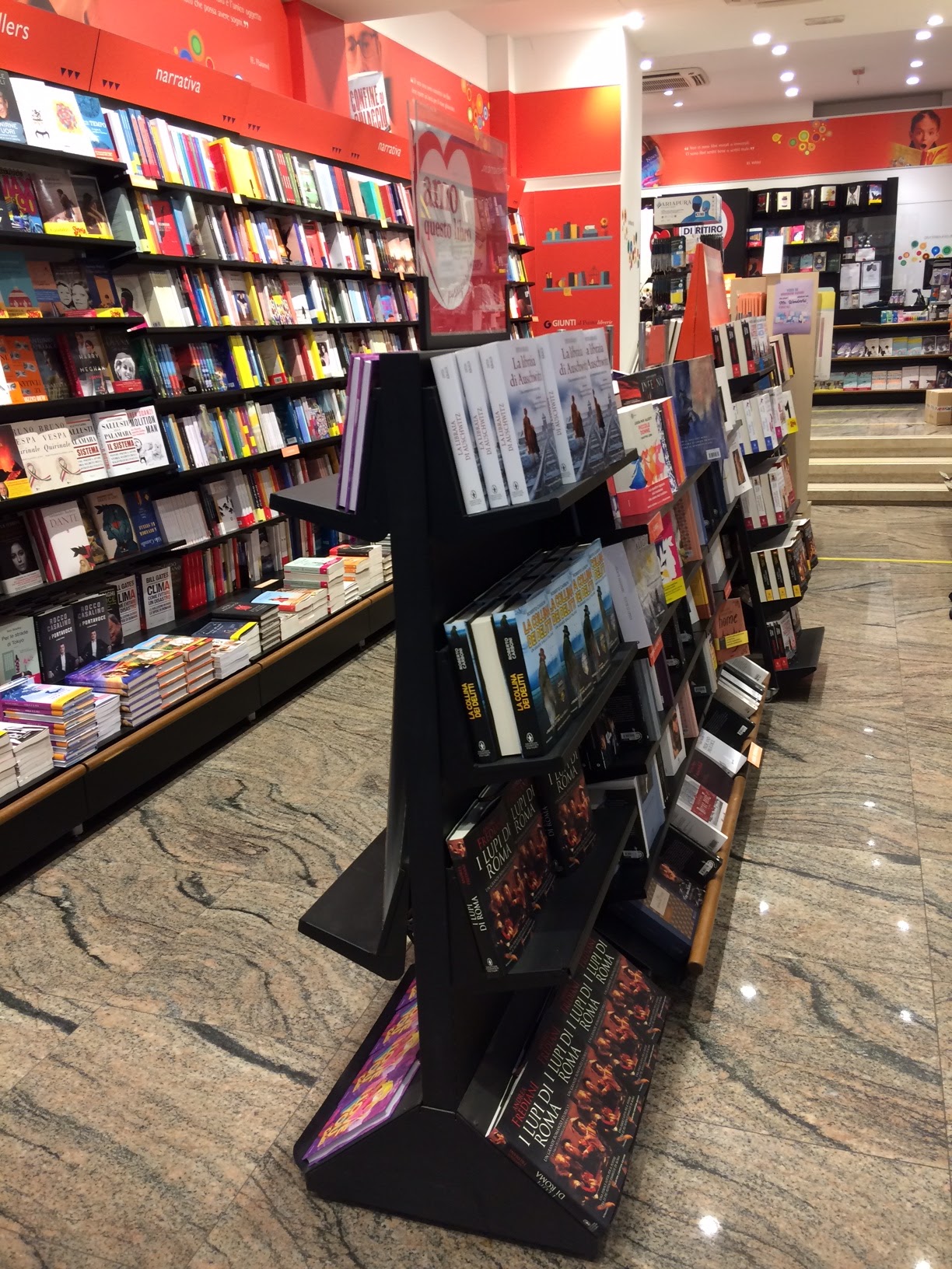 Giunti al Punto libreria - © Photo by Giunti al Punto Librerie