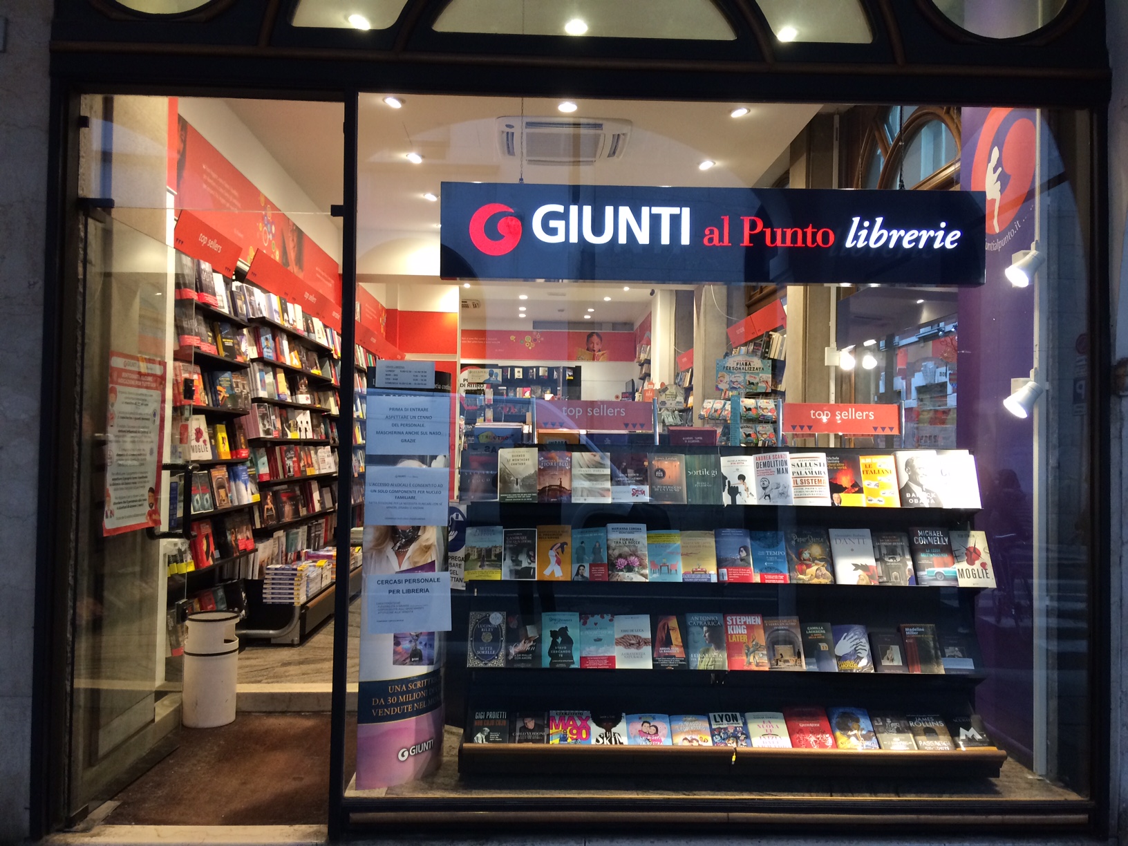 Giunti al Punto libreria - © Photo by Giunti al Punto Librerie