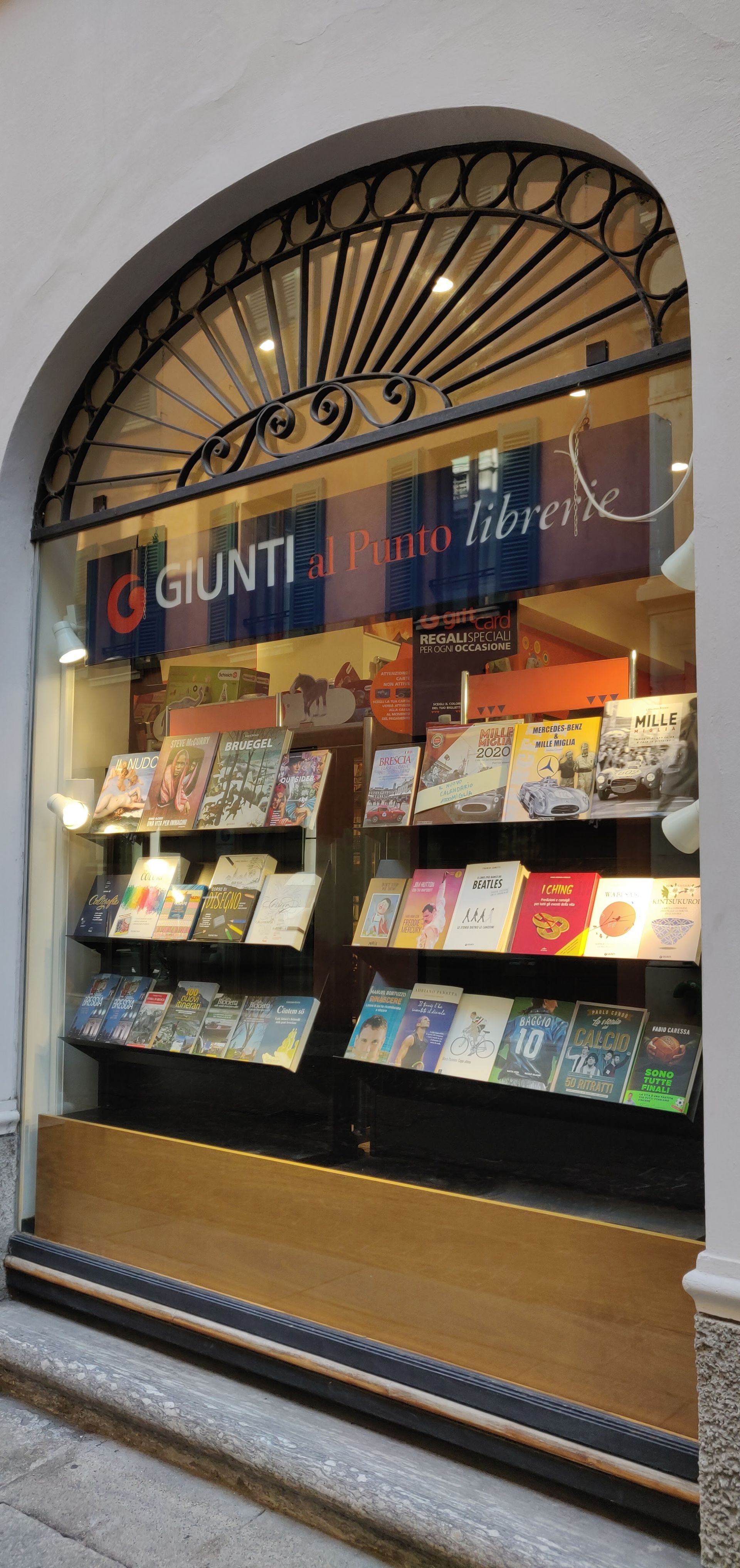 Giunti al Punto libreria - © Photo by raniero serana