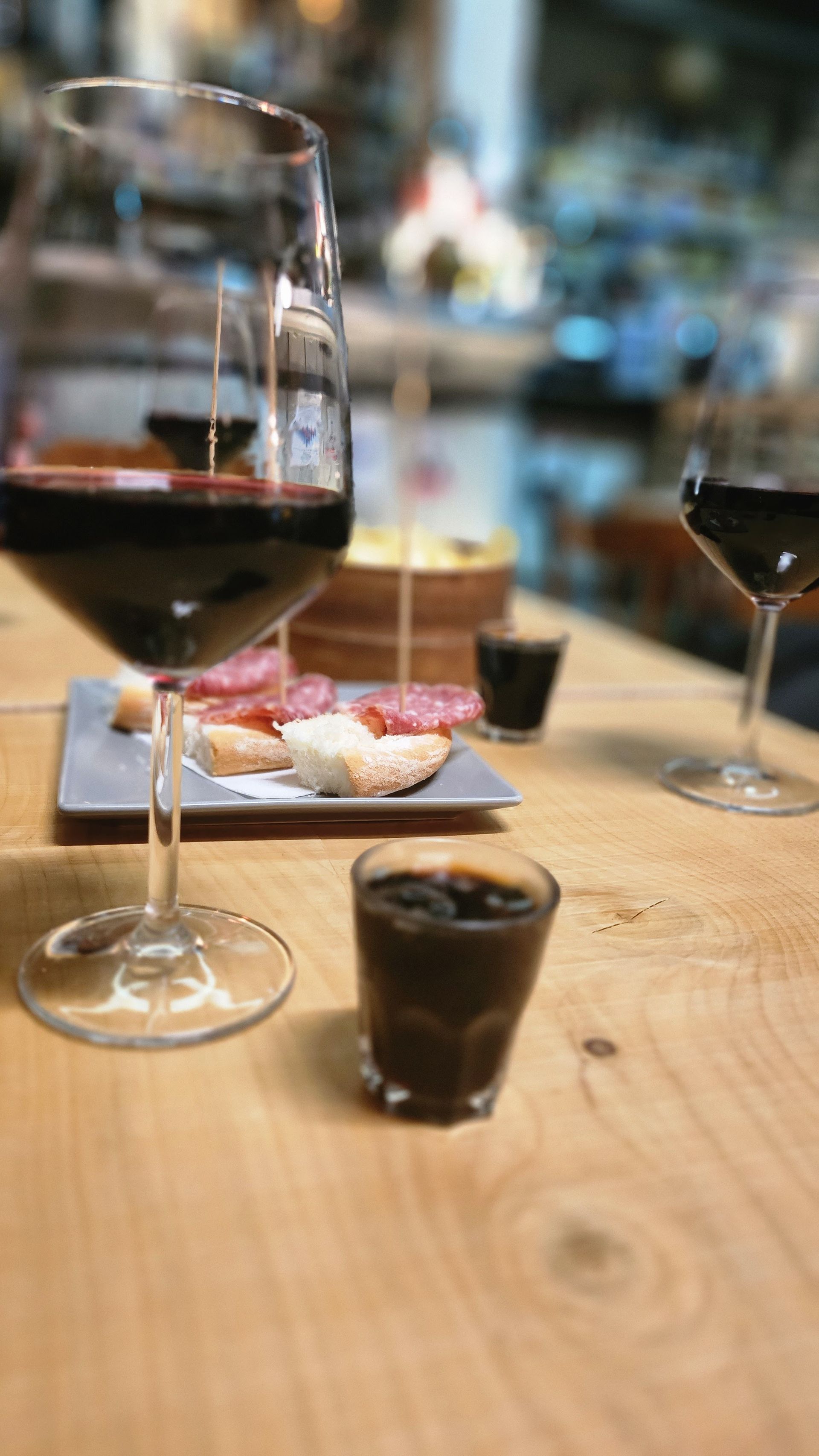 Globe Caffè - © Photo by Attila Nagy