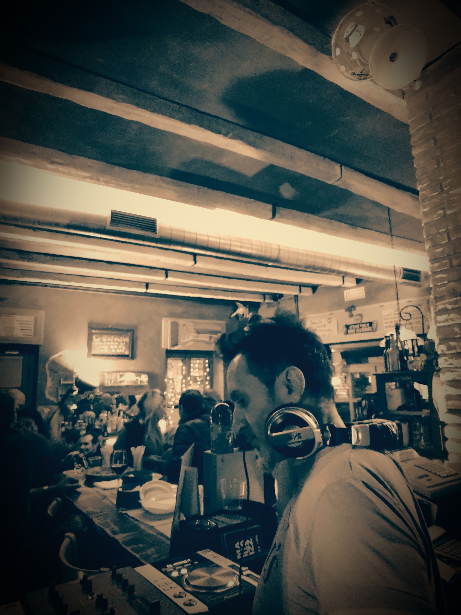 Globe Caffè - © Photo by johnny jdj