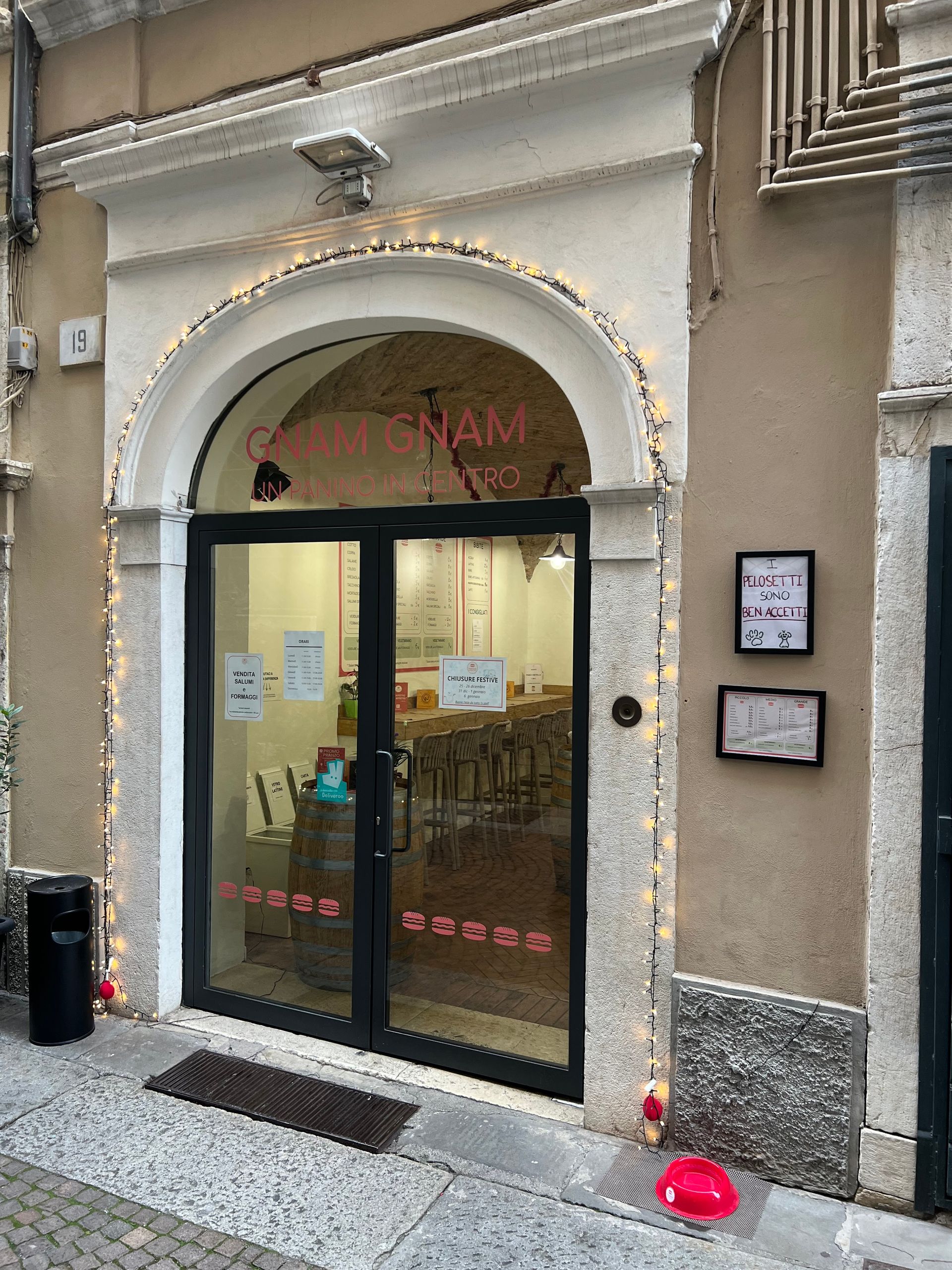 Gnam Gnam un panino in centro - © Photo by Kurt S.