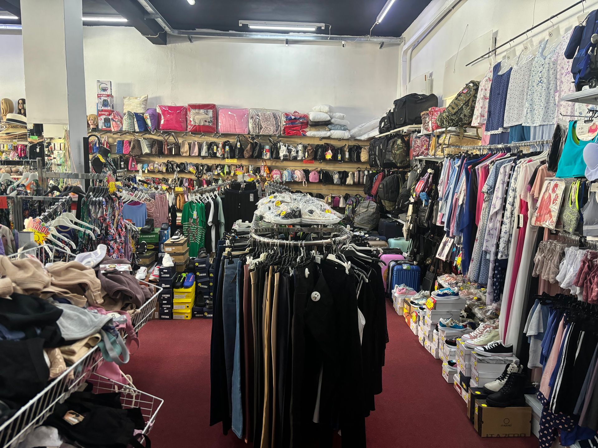 Grandi firme - © Photo by Troll Face