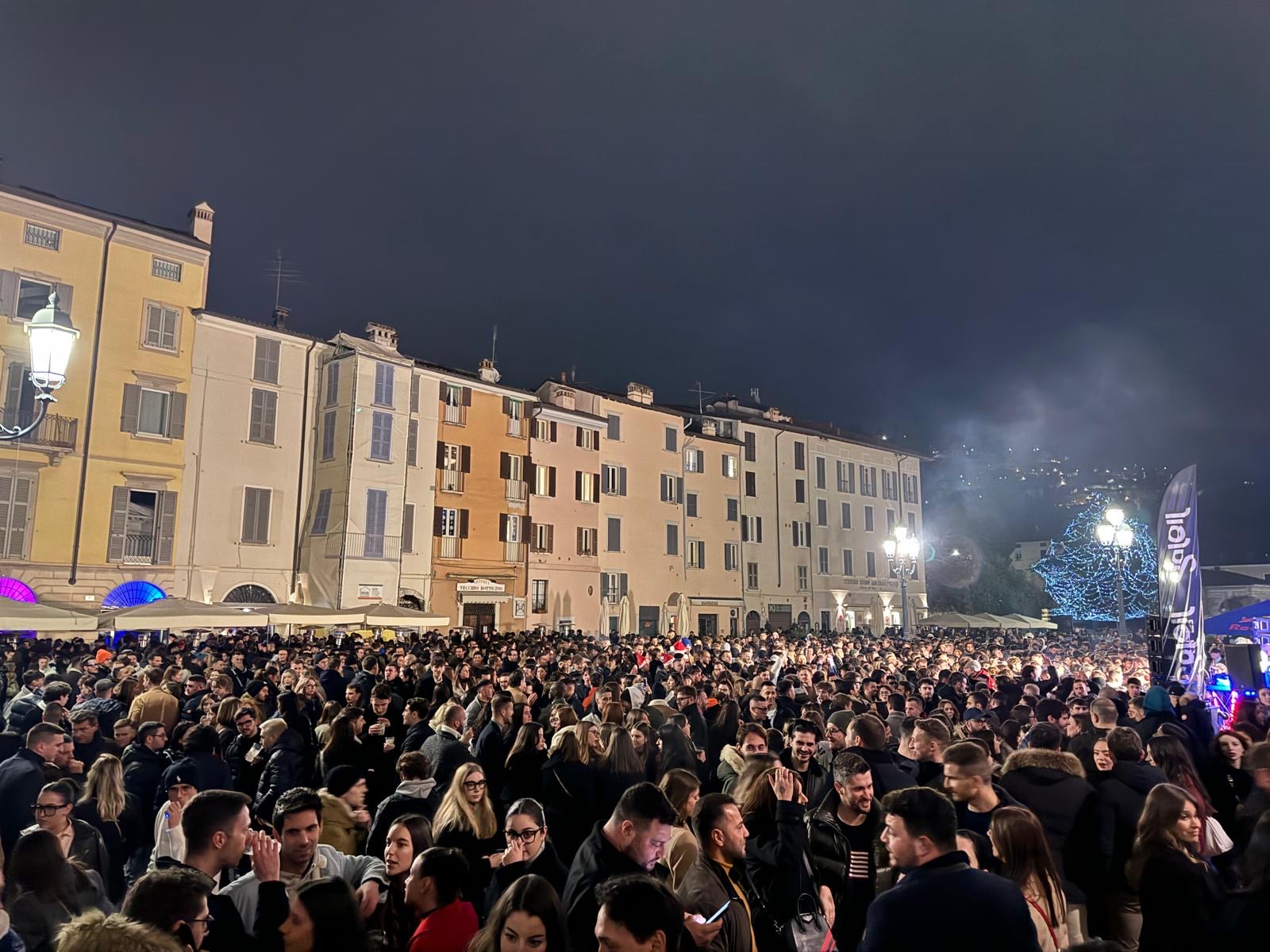 Impero - © Photo by IMPERO PIAZZALE ARNALDO