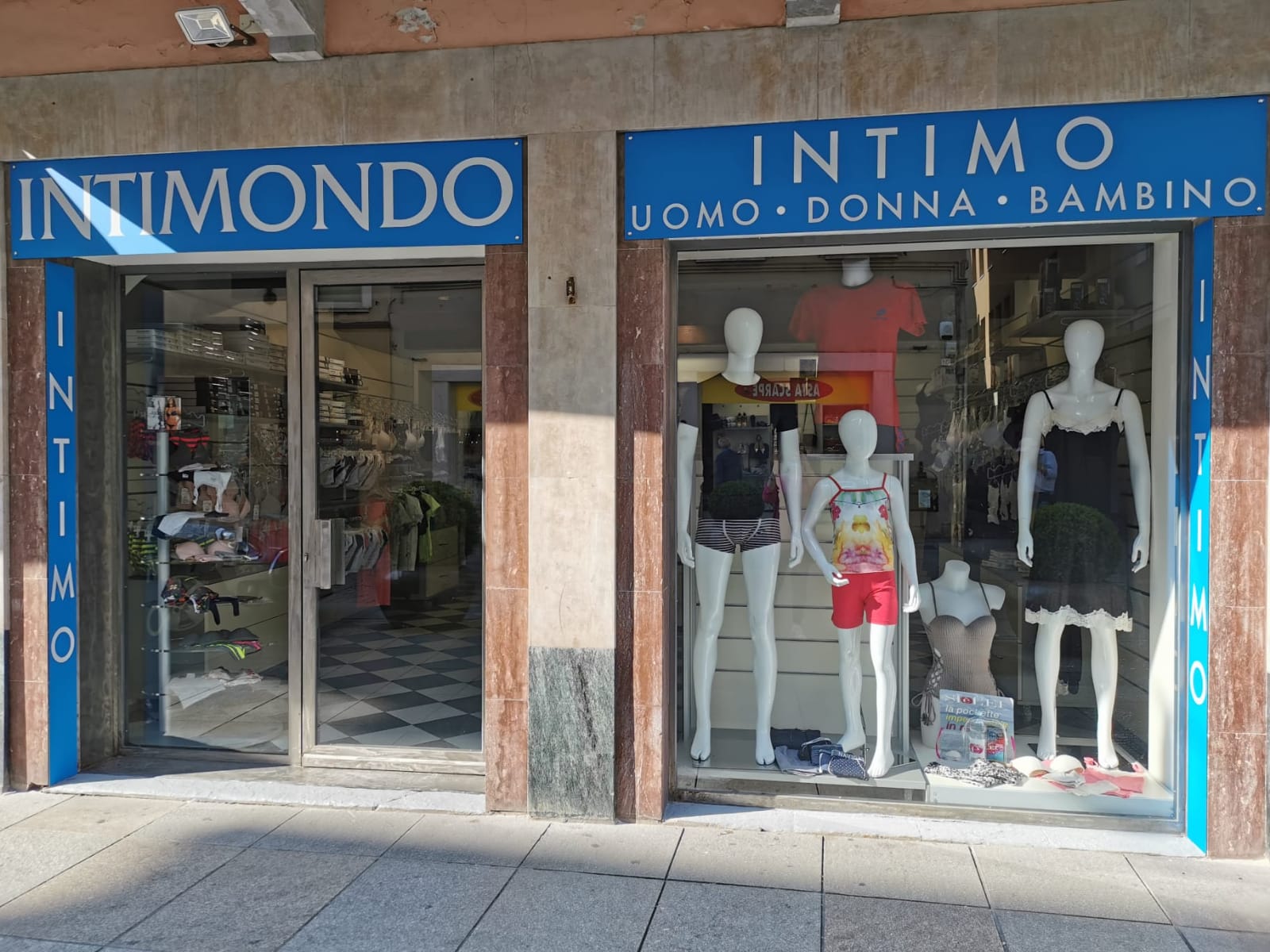 Intimondo - © Photo by Intimondo Intimo uomo donna e bambino