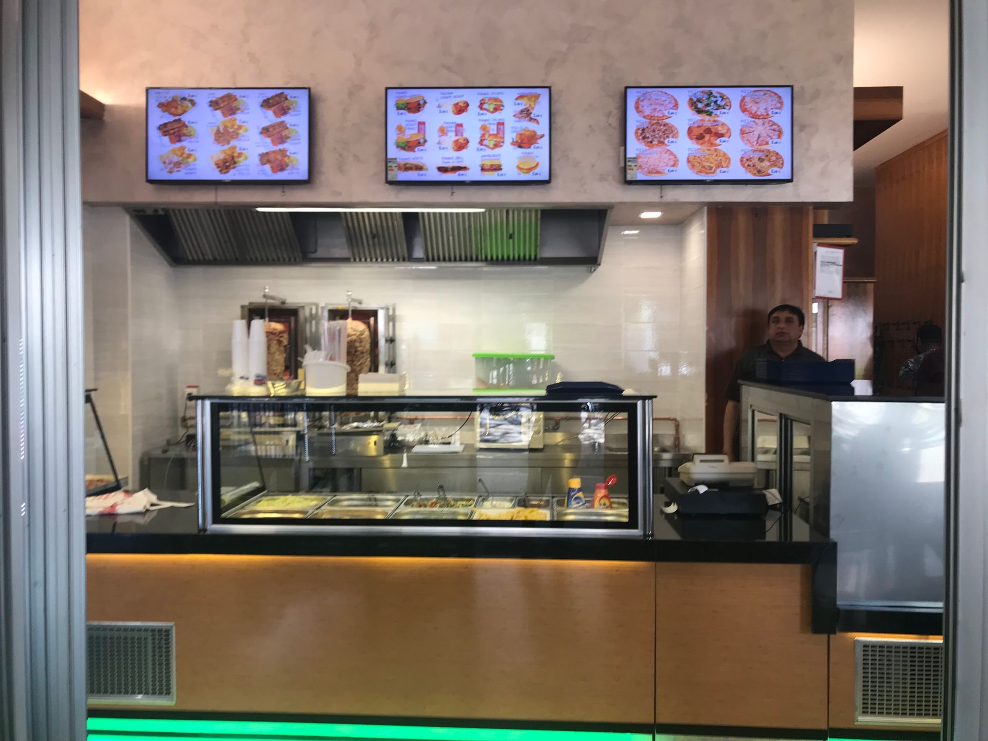 Leader Turkish kebab - © Photo by Leader Turkish Kebap Pizzeria - Grill - Bar - Ristorante