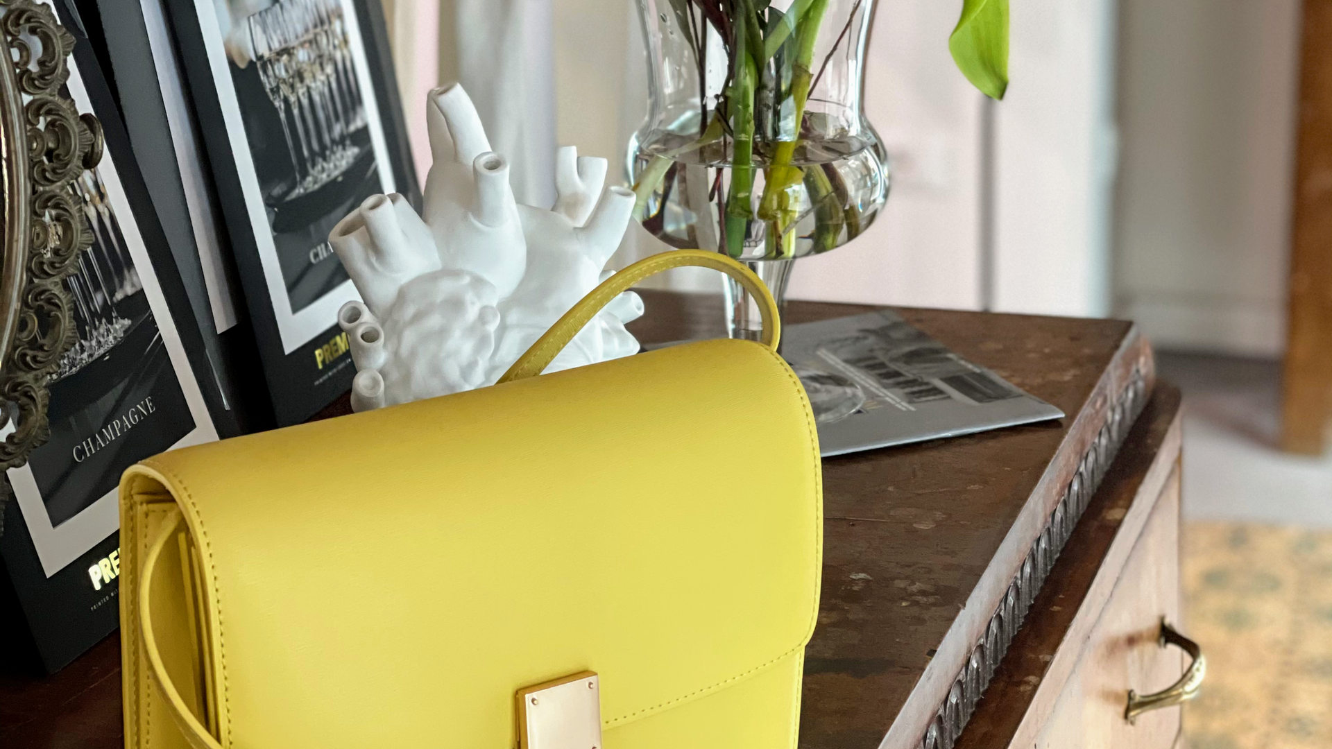 Livello 24 - © Photo by Livello 24 - Abbigliamento, abiti da Parigi, Accessori, Profumi, Scarpe