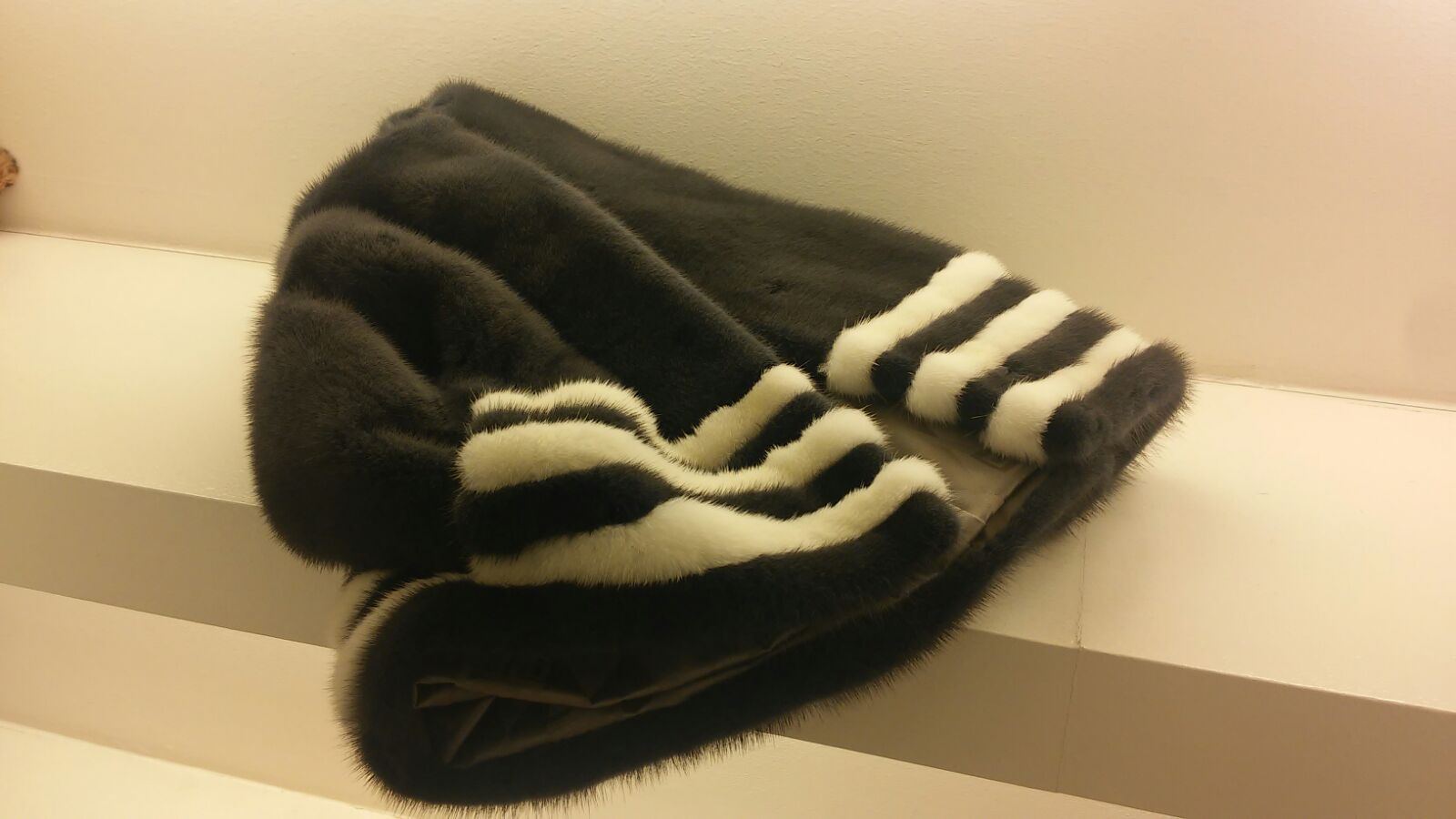 Naoni pellicceria - © Photo by Pellicceria Naoni - Capi su misura - Brescia - Saldi 50%