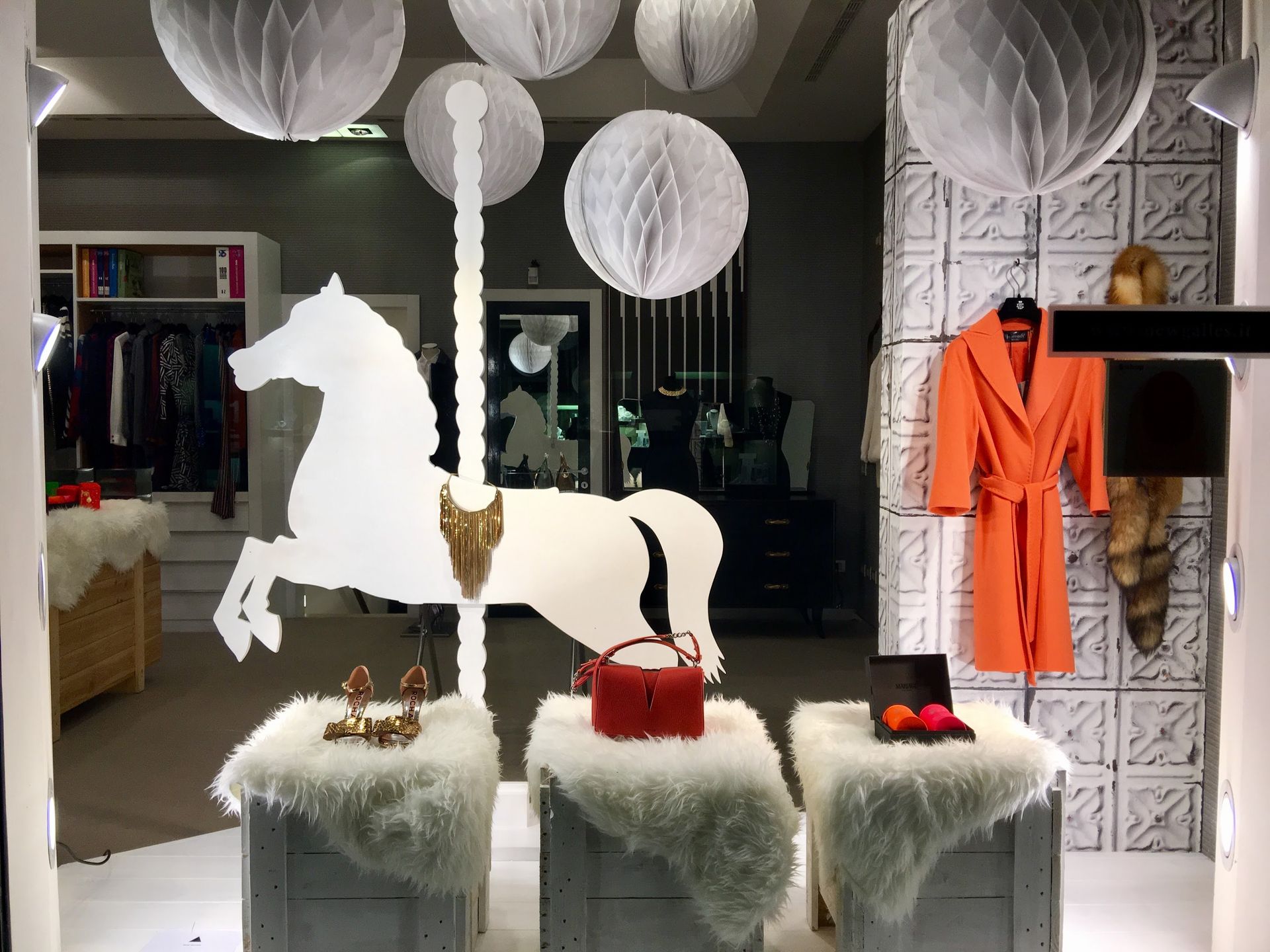 New galles - © Photo by New Galles Boutique