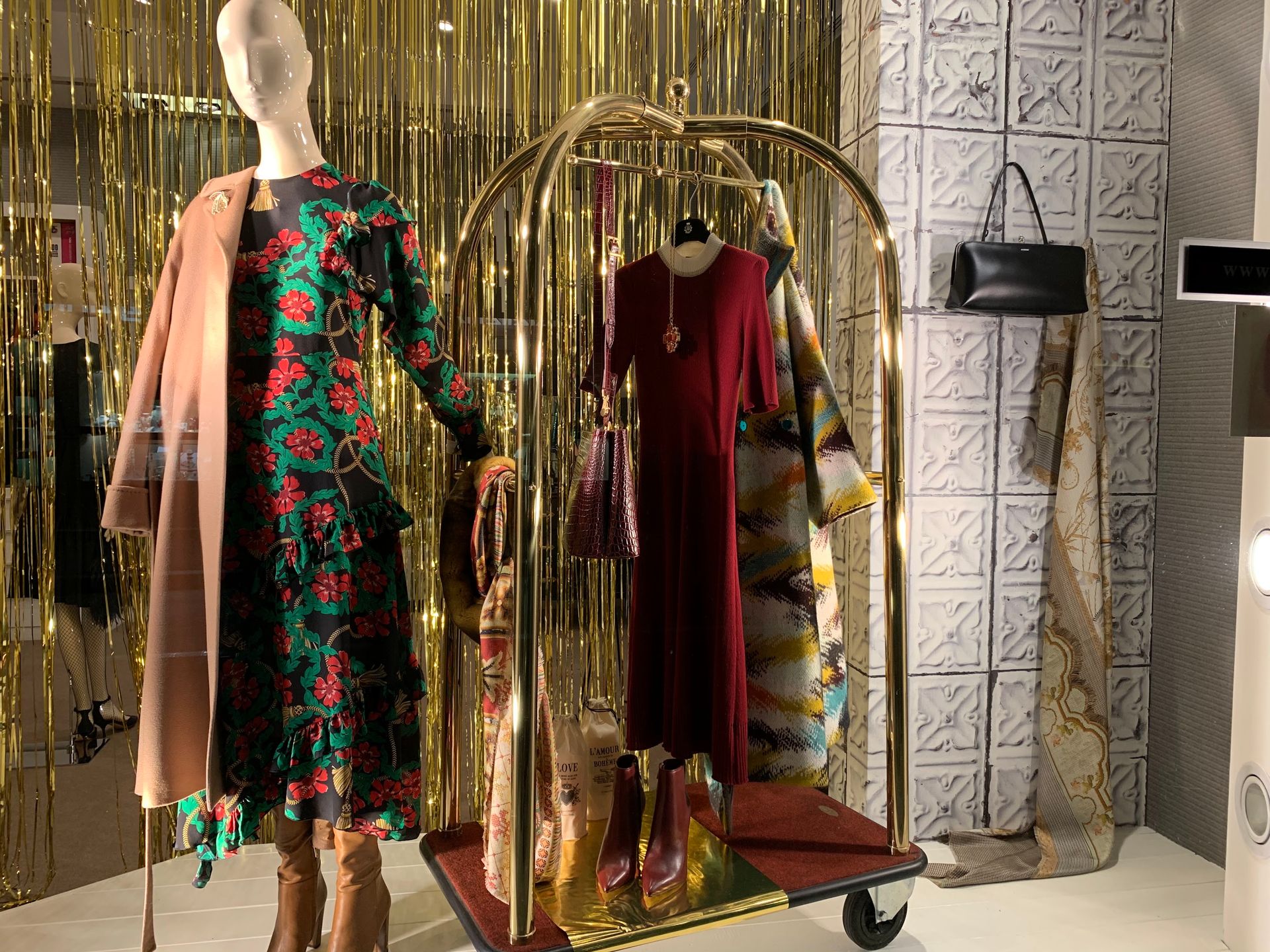 New galles - © Photo by New Galles Boutique