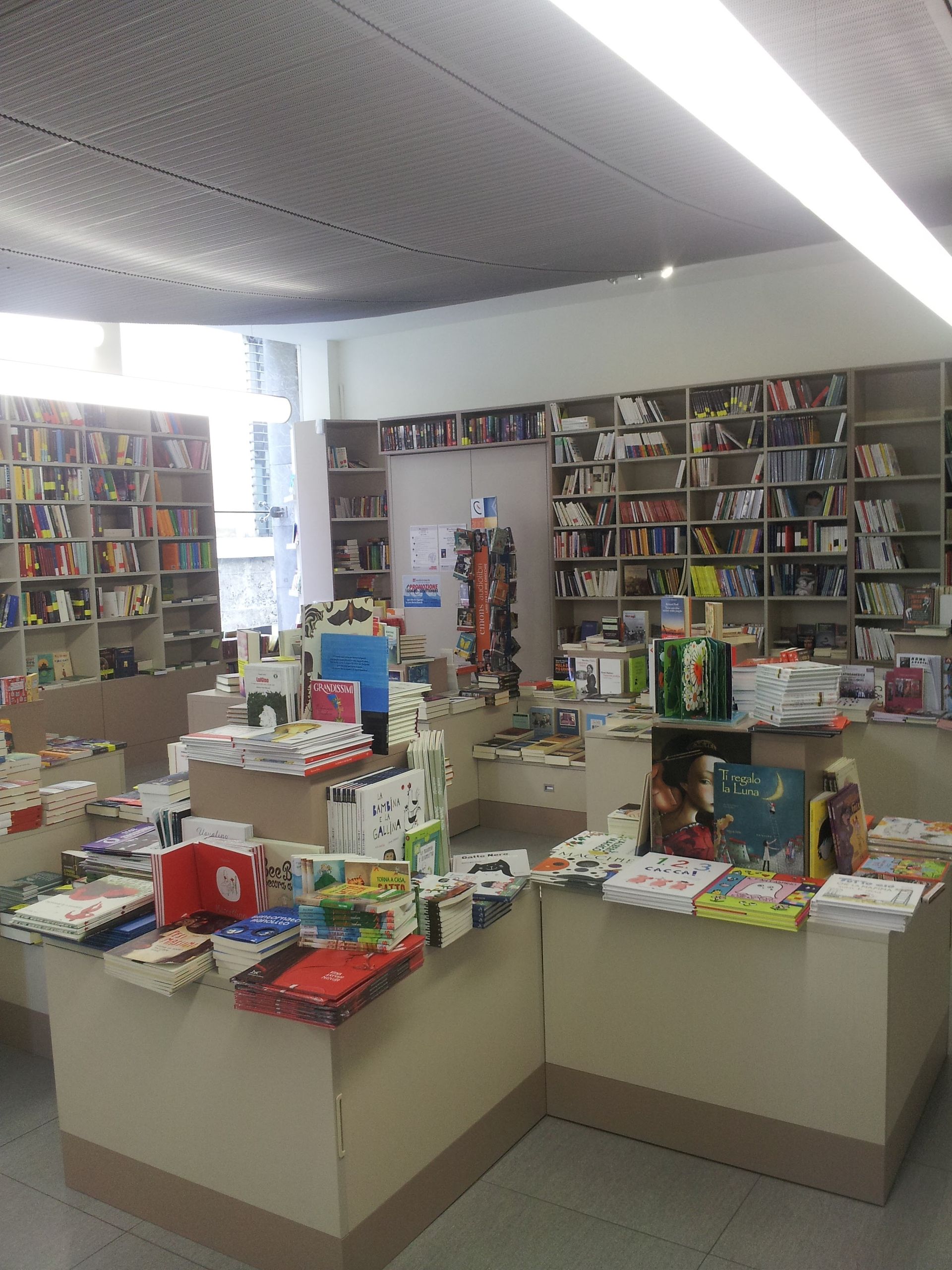 Nlr nuova libreria rinascita - © Photo by Nuova Libreria Rinascita