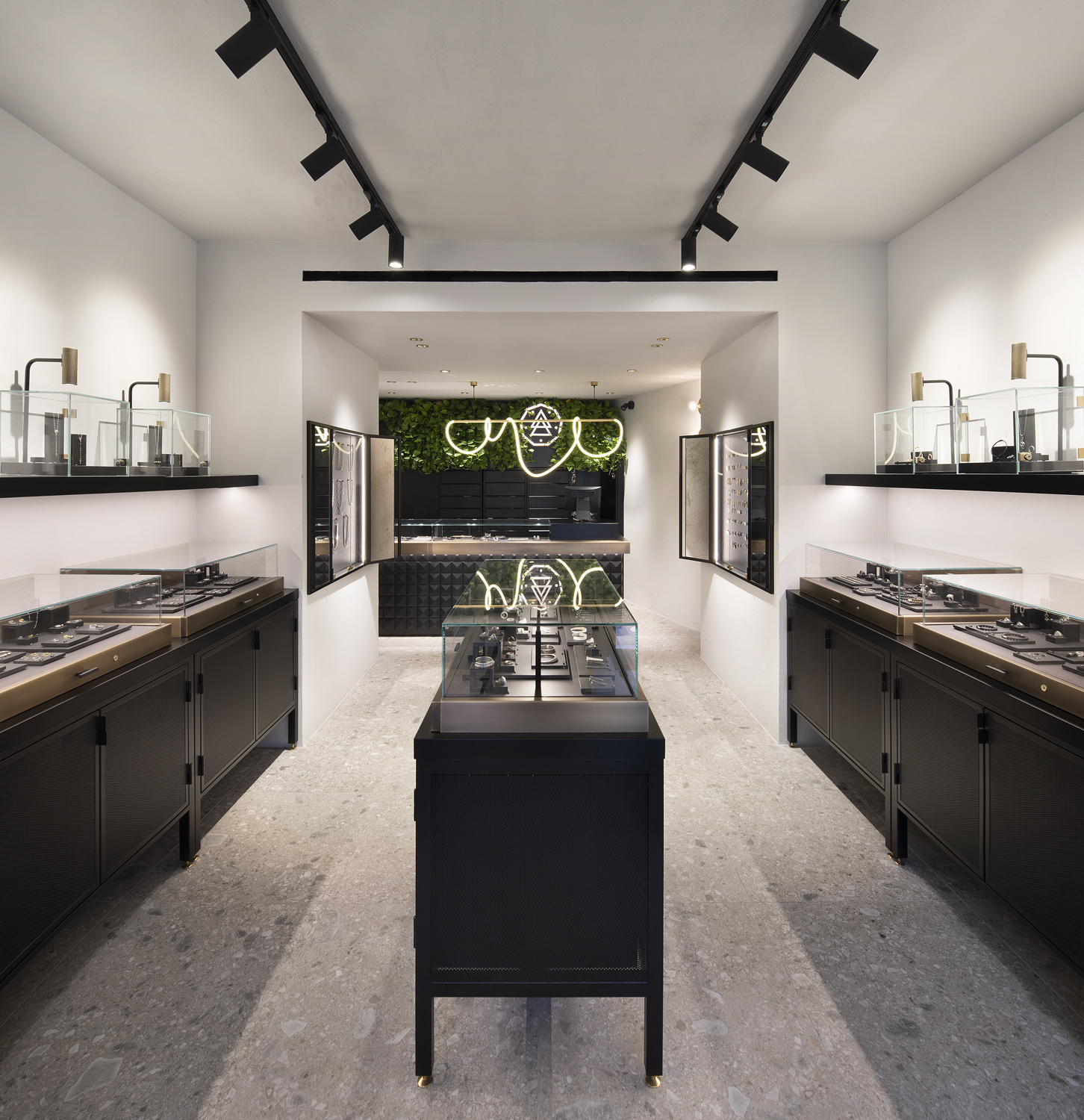 nov-25 - © Photo by Nove25