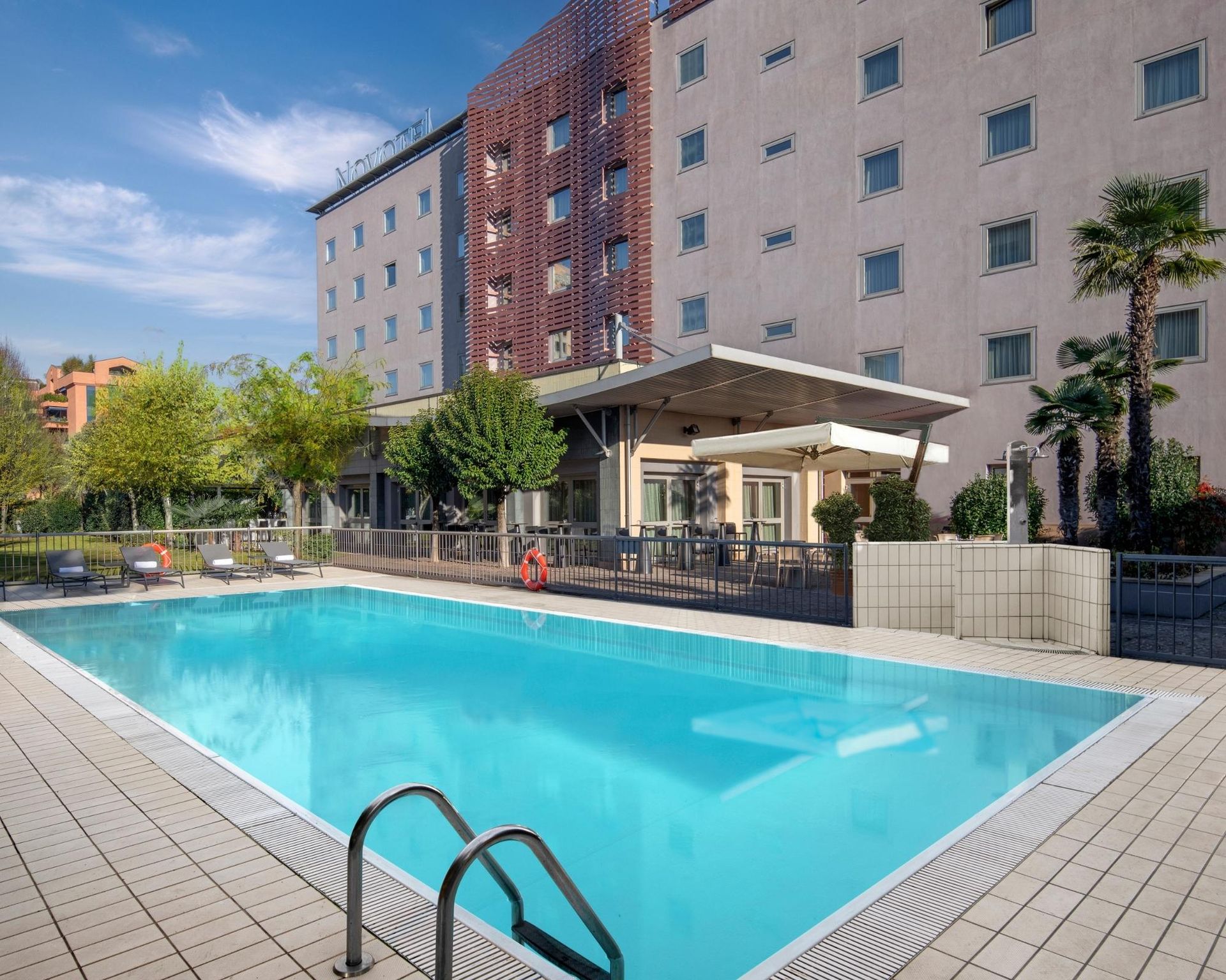 Novotel-Brescia-2-piscina