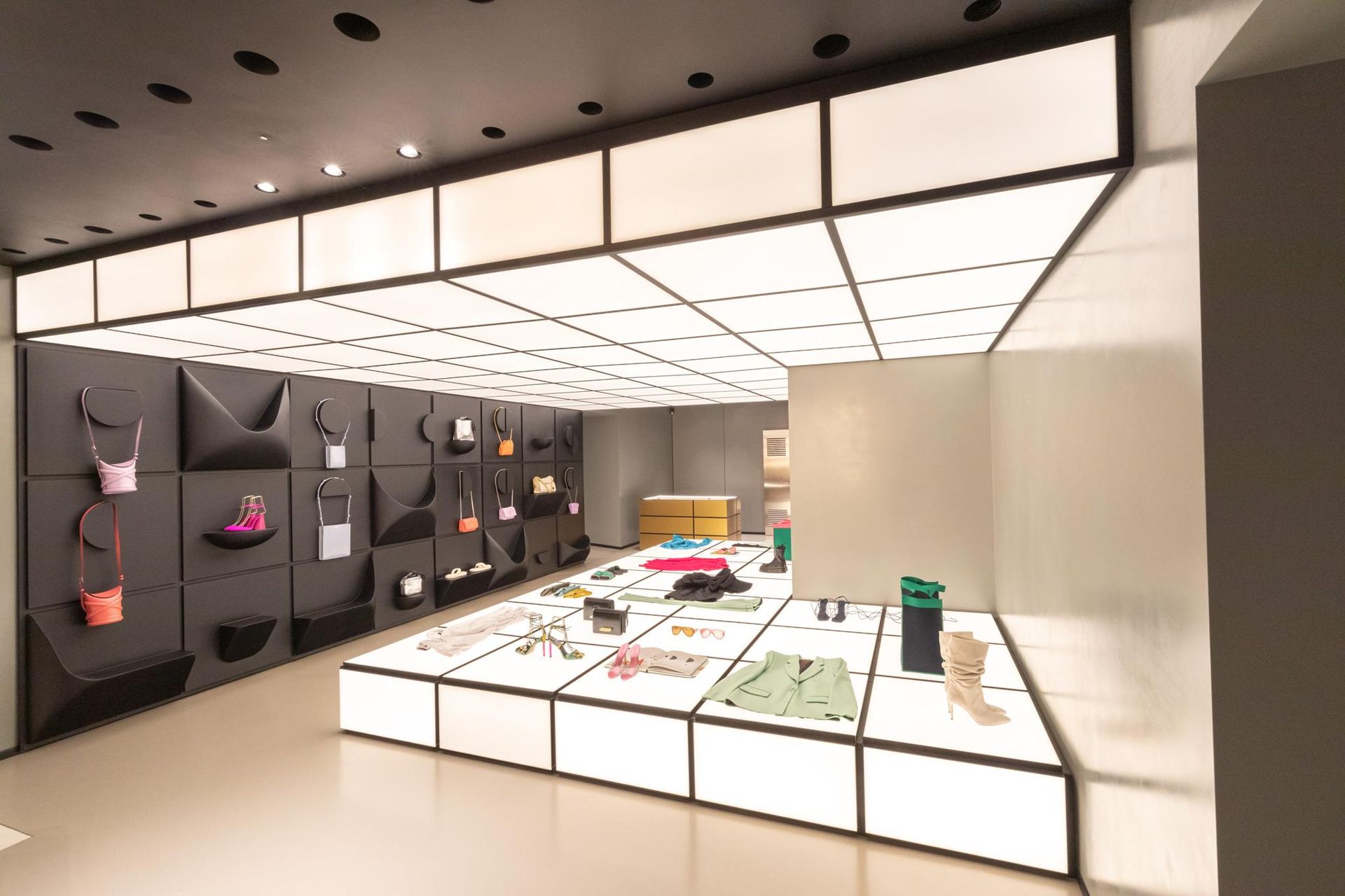 One-Off Donna [Folli Follie - G&B] - © Photo by One-Off Donna [Folli Follie - G&B]