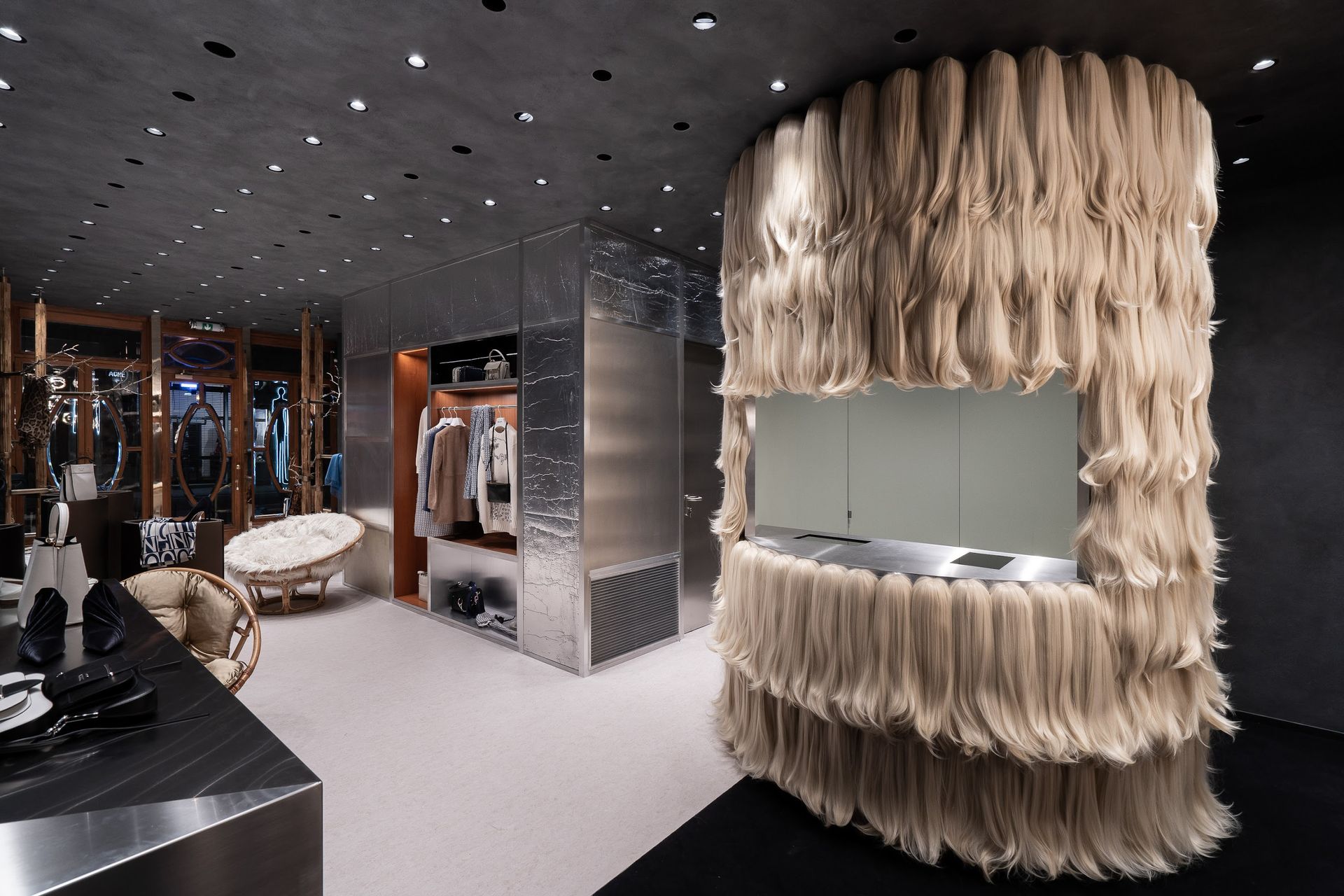 One-Off Donna [Folli Follie - G&B] - © Photo by One-Off Donna [Folli Follie - G&B]