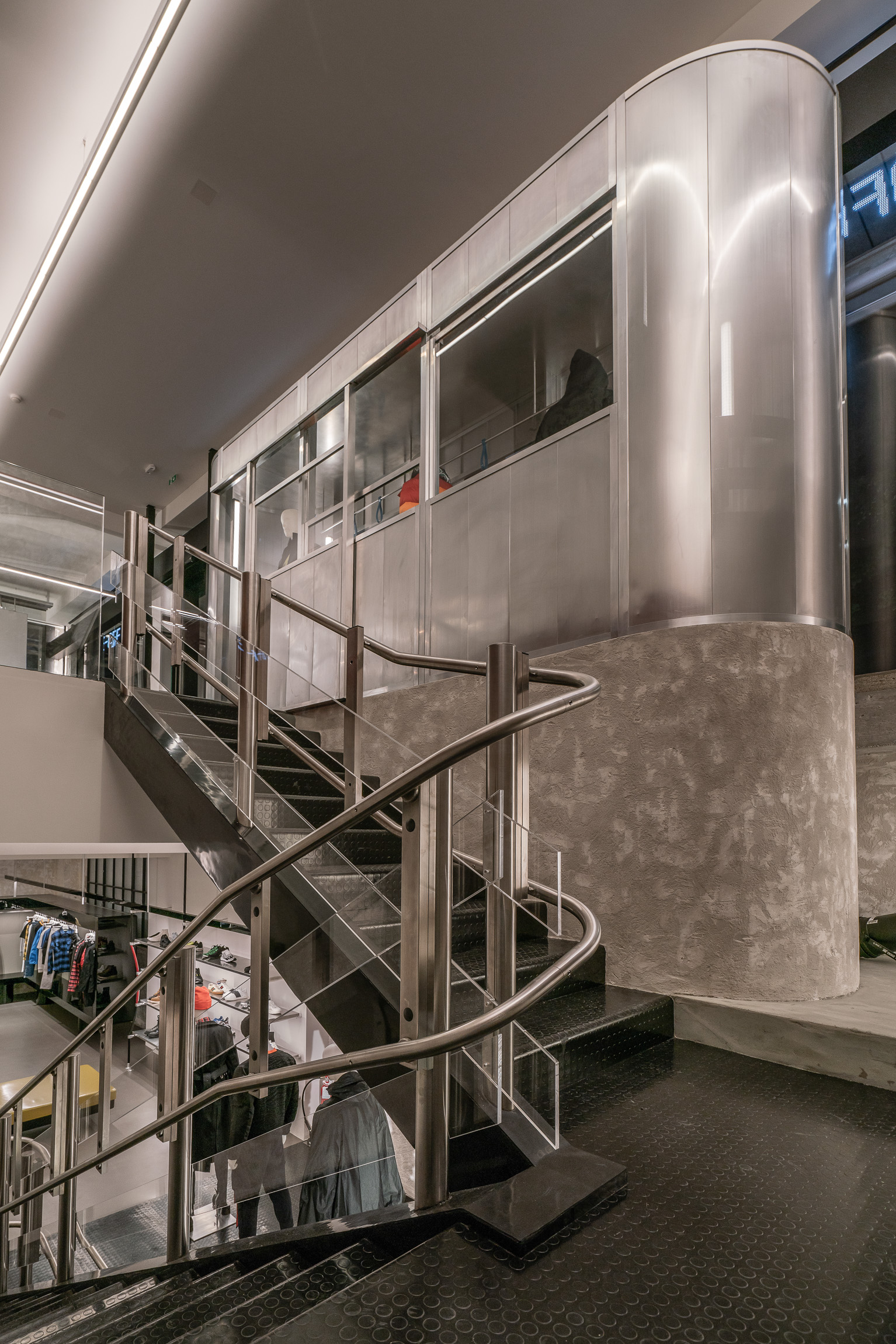 One-Off Uomo [Folli Follie - G&B] - © Photo by One-Off Uomo [Folli Follie - G&B]