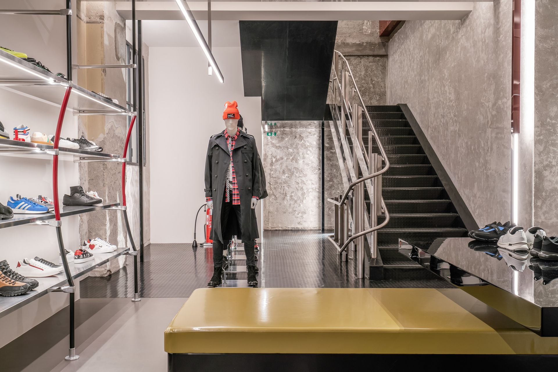 One-Off Uomo [Folli Follie - G&B] - © Photo by One-Off Uomo [Folli Follie - G&B]