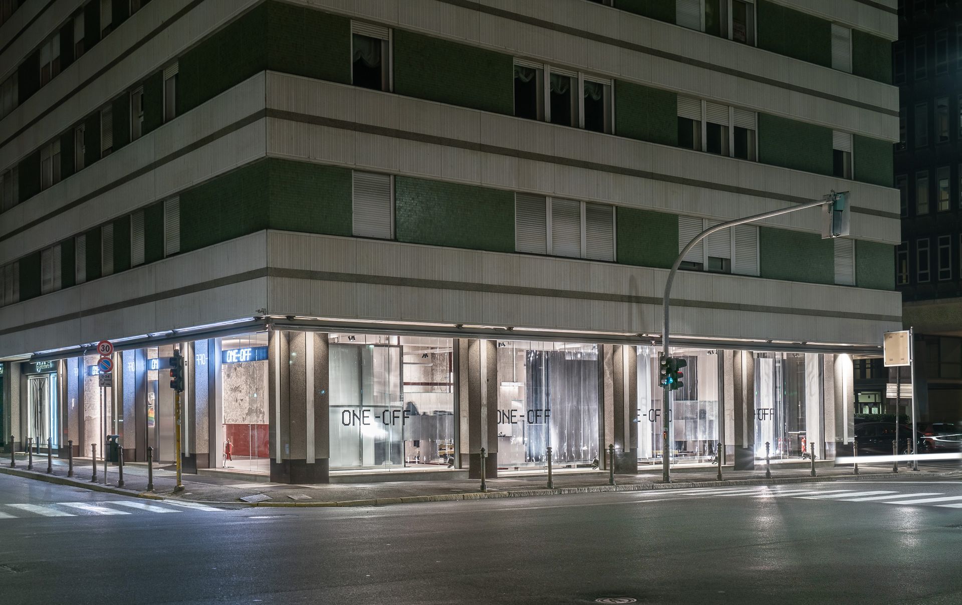 One-Off Uomo [Folli Follie - G&B] - © Photo by One-Off Uomo [Folli Follie - G&B]