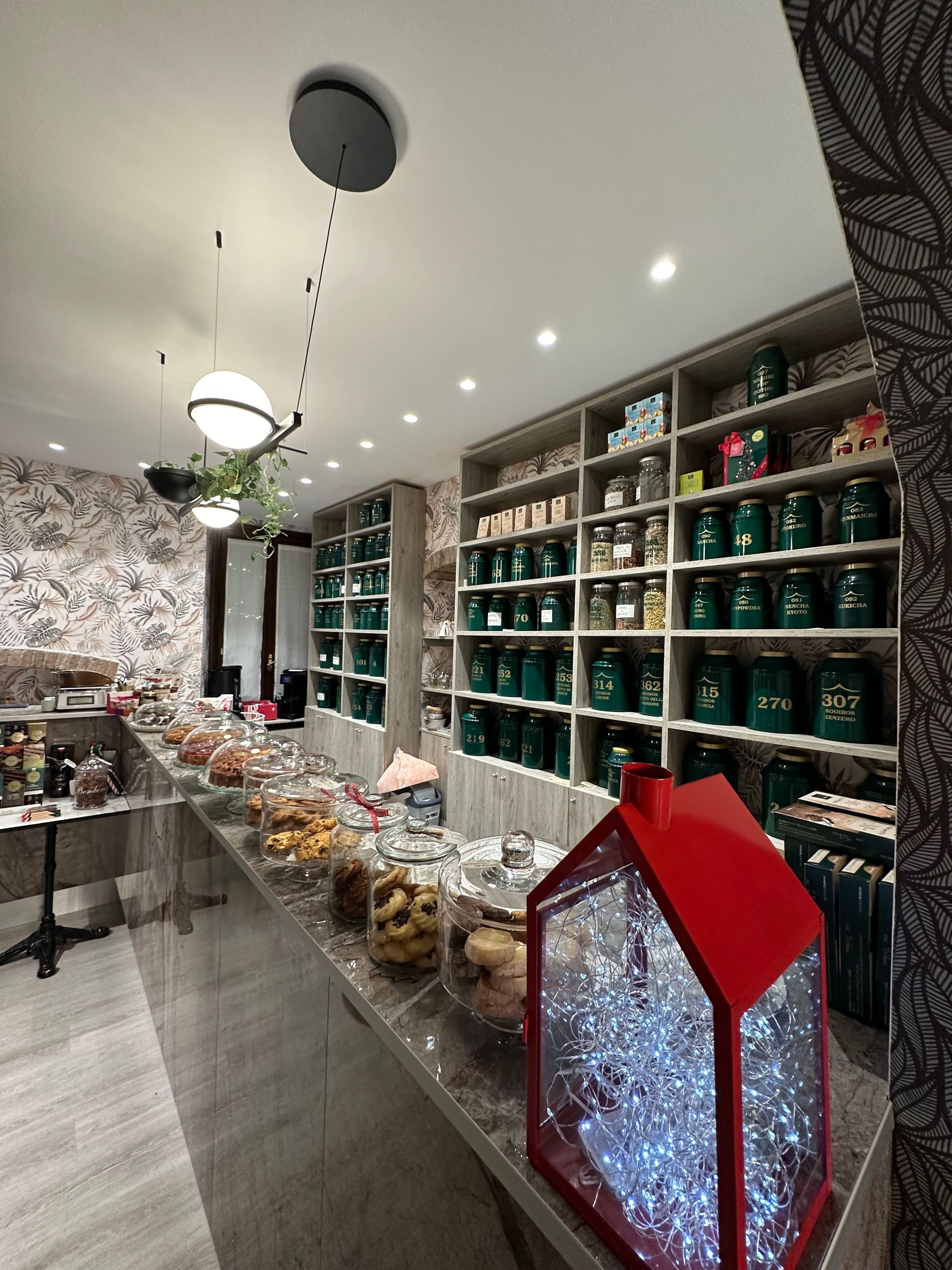 Peter's tea house - © Photo by Yousef Sniba