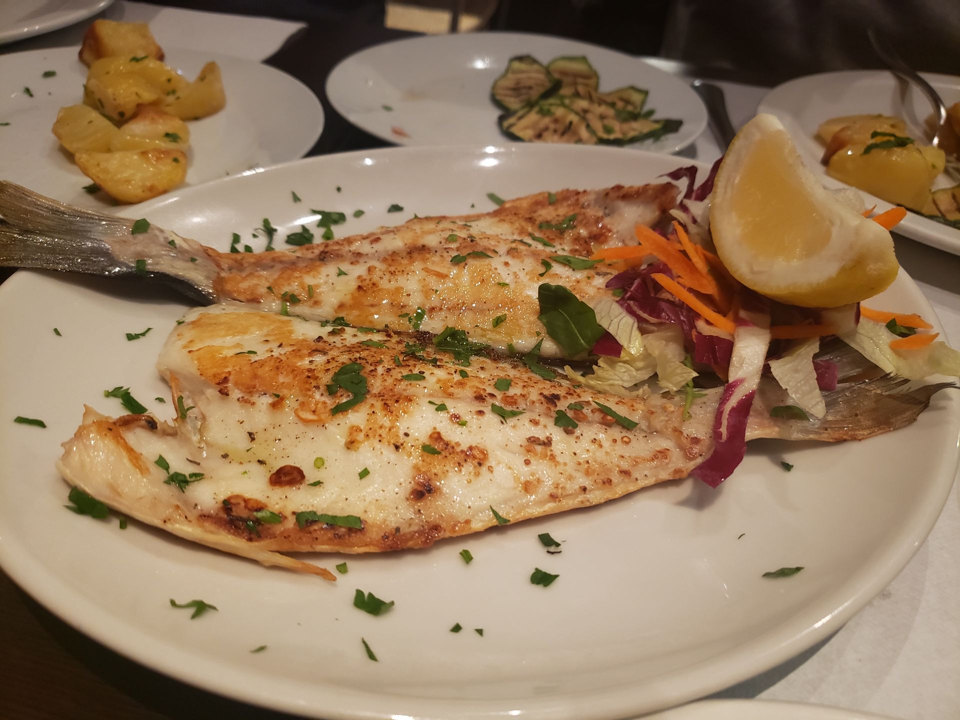 Suzybar - © Photo by 江原里泰