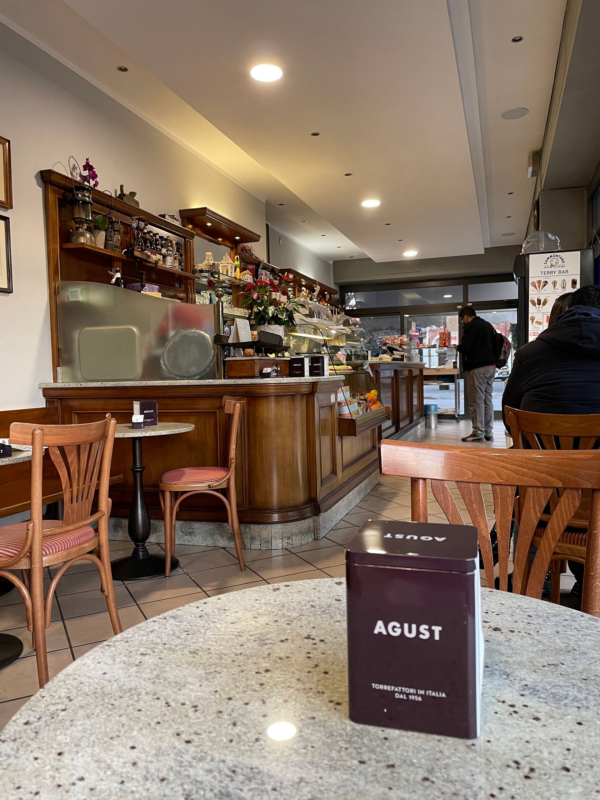 Terry bar - © Photo by Elena Dessy