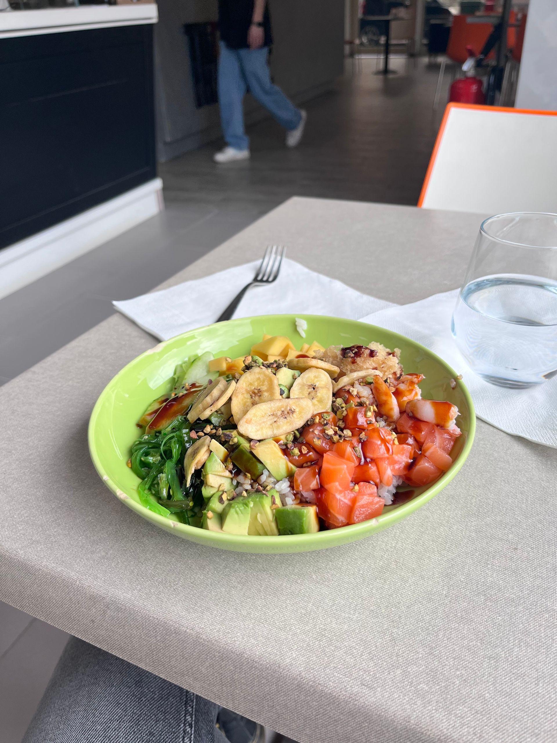 The poke zone - © Photo by Isabella Xu