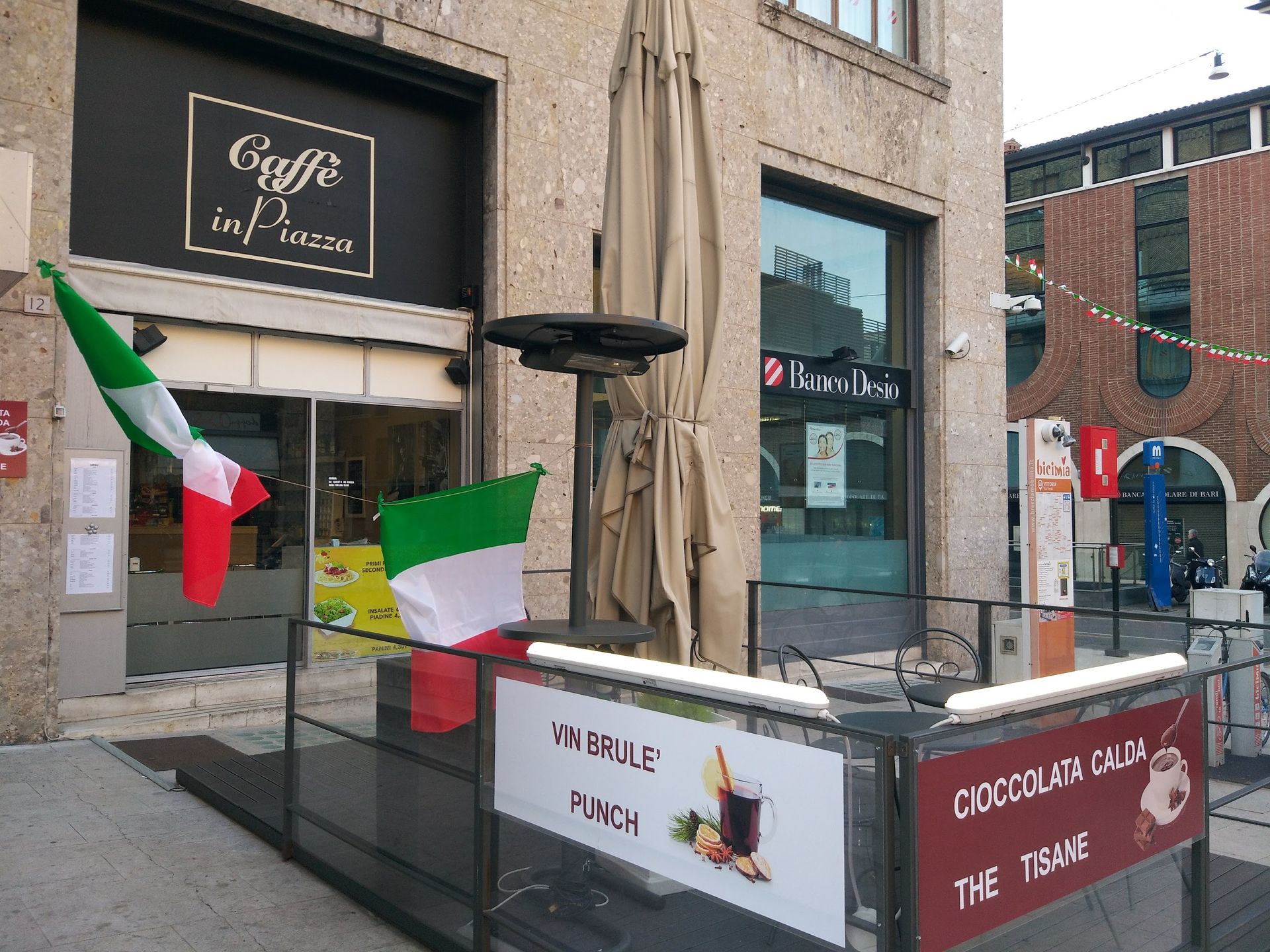 Caffè in Piazza - © Photo by Giorgio Massussi