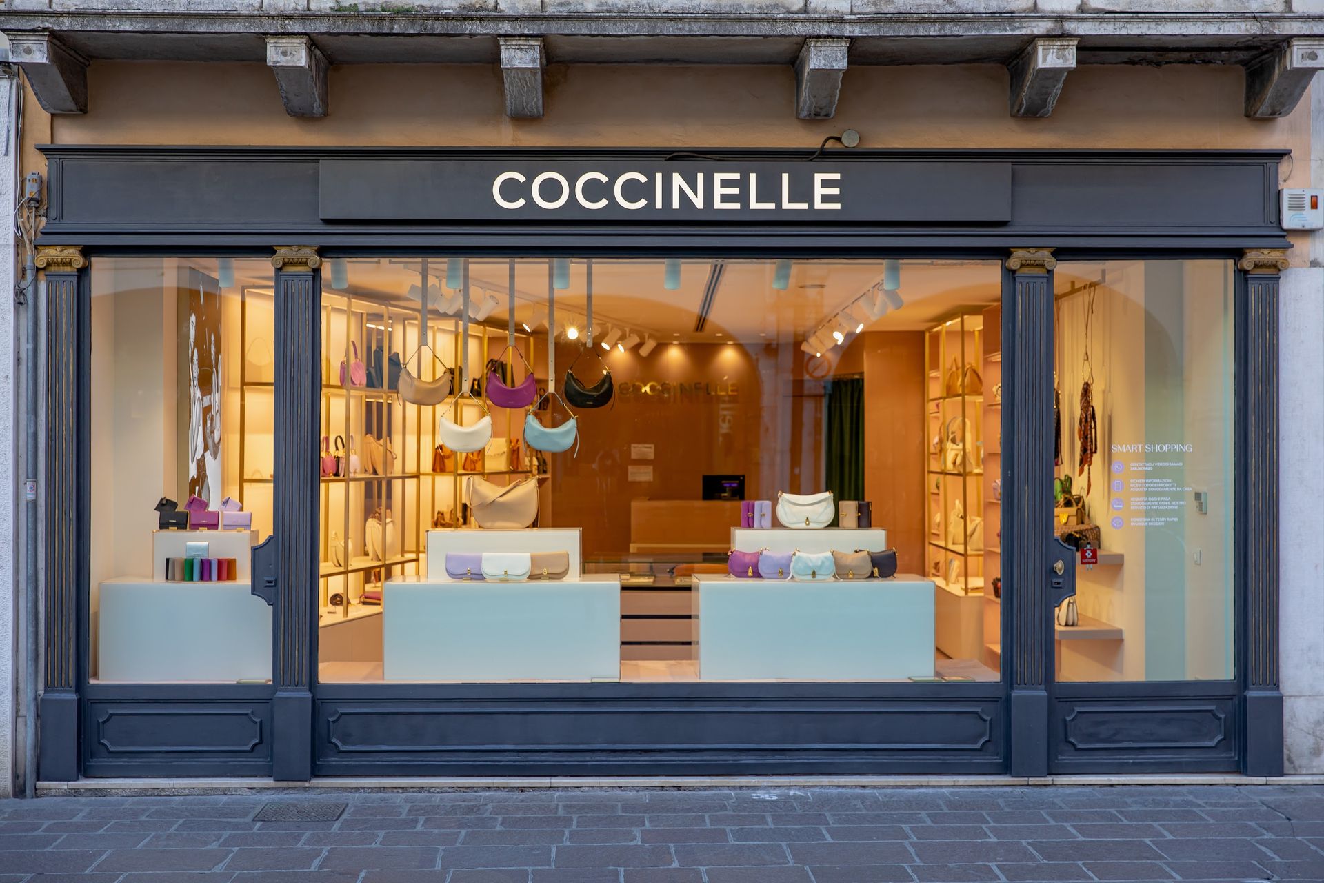 Coccinelle - © Photo by Coccinelle