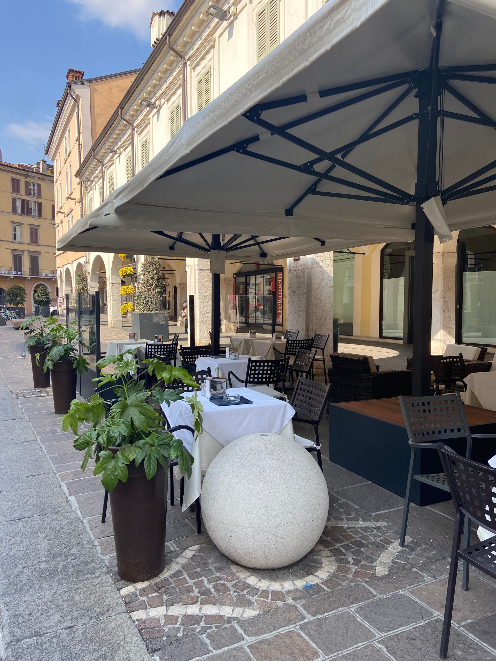 Coffee shop - © Photo by Angelika Salvador