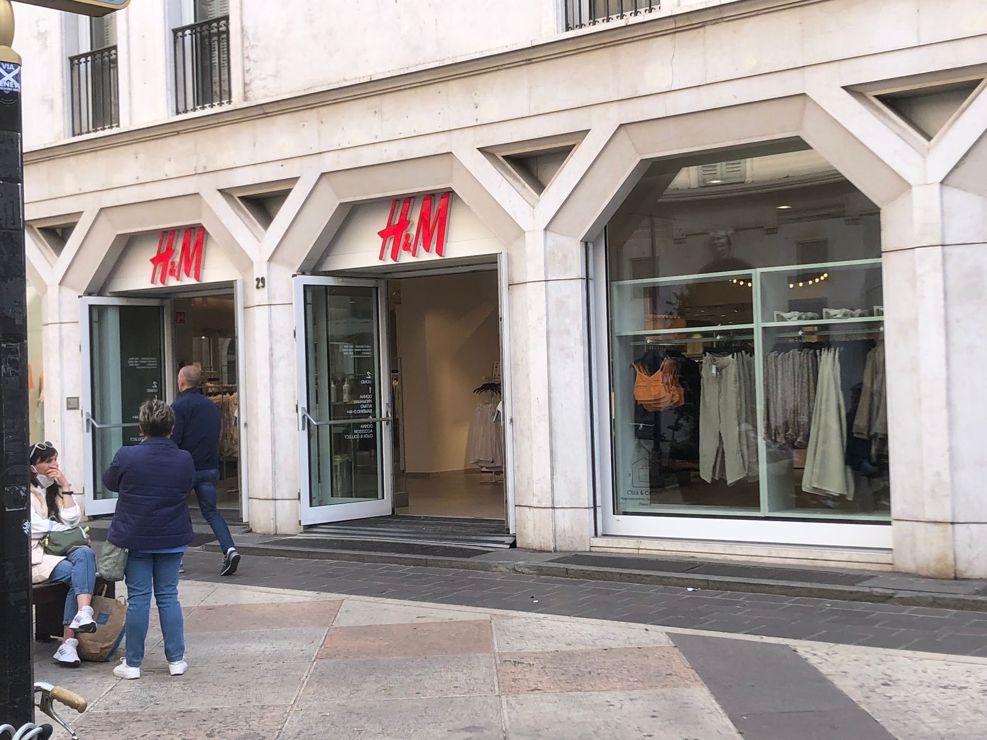 H&M - © Photo by LUCA PIZZEGHELLA