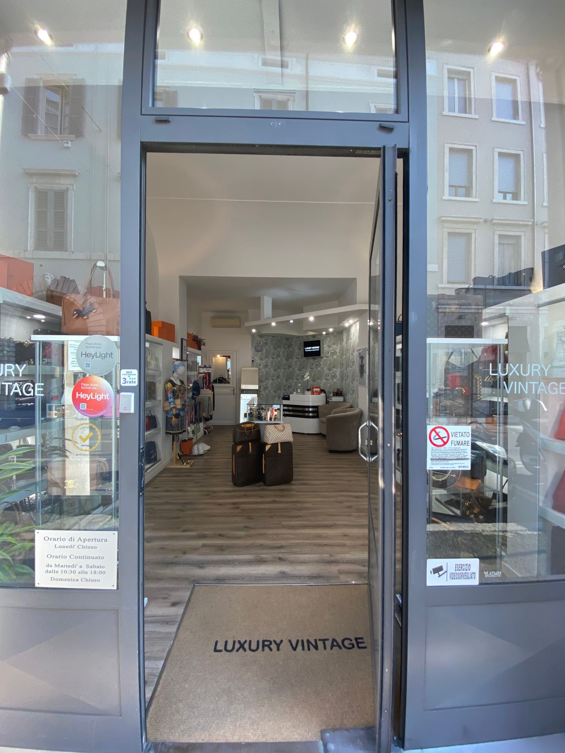 Luxury vintage - © Photo by Luxury Vintage - Borse di lusso usate firmate a Brescia