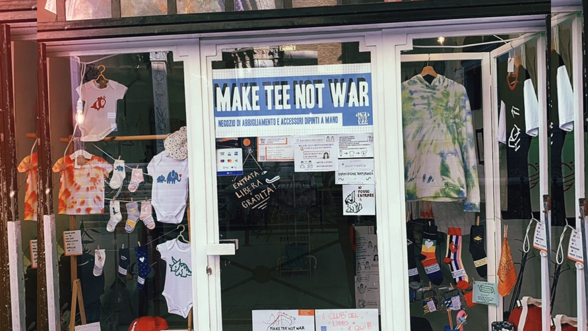 Make tee not war - © Photo by Make tee not war