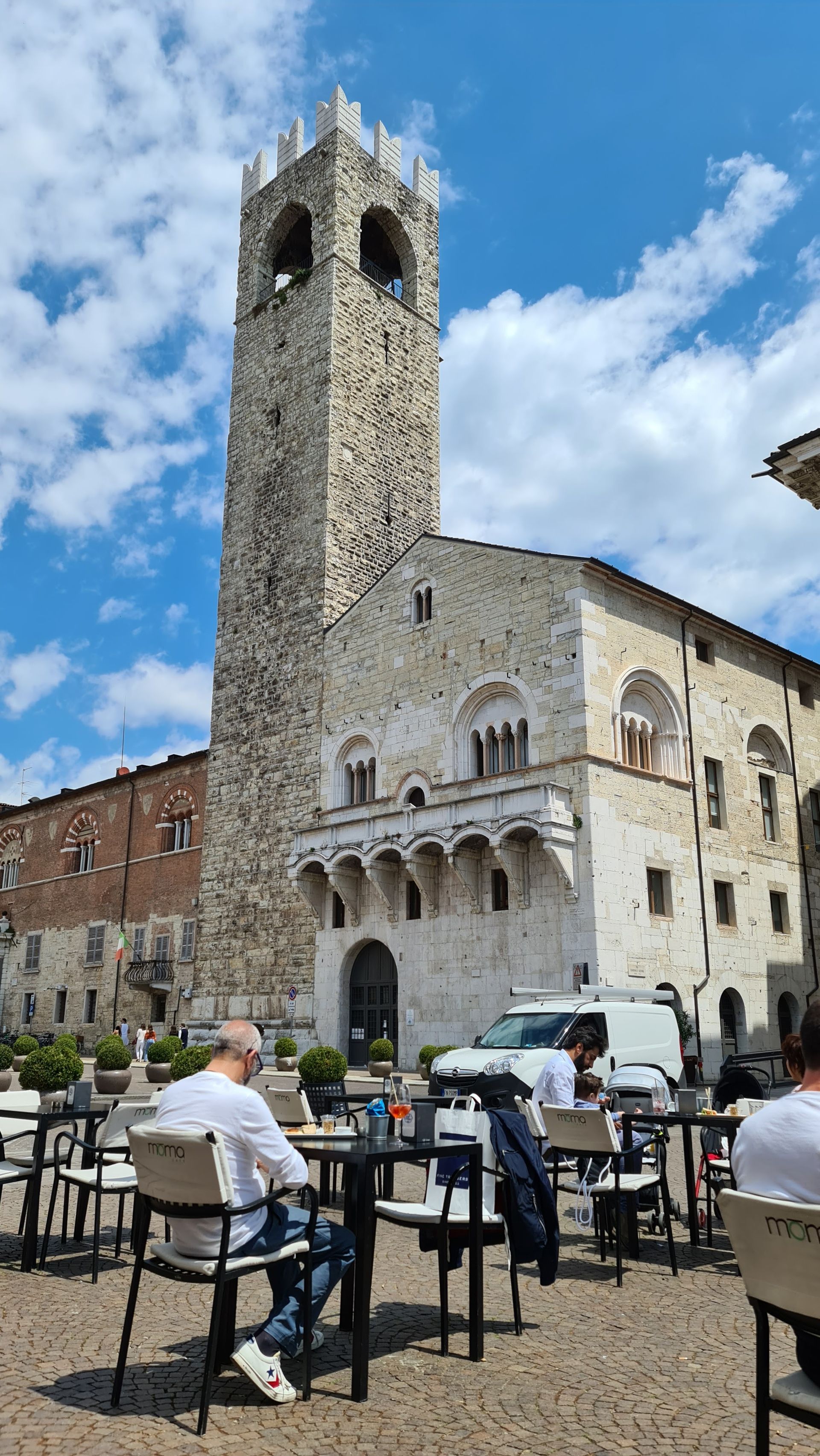 Mōma Cafe - © Photo by Giovanni Tisi