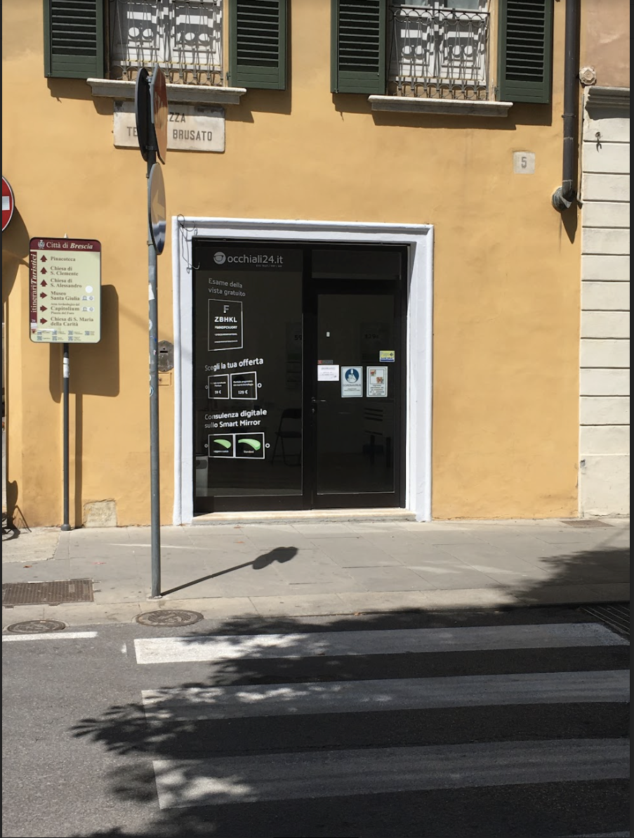 occhiali24.it - © Photo by occhiali24.it (Brescia, Piazza Tebaldo Brusato 5)