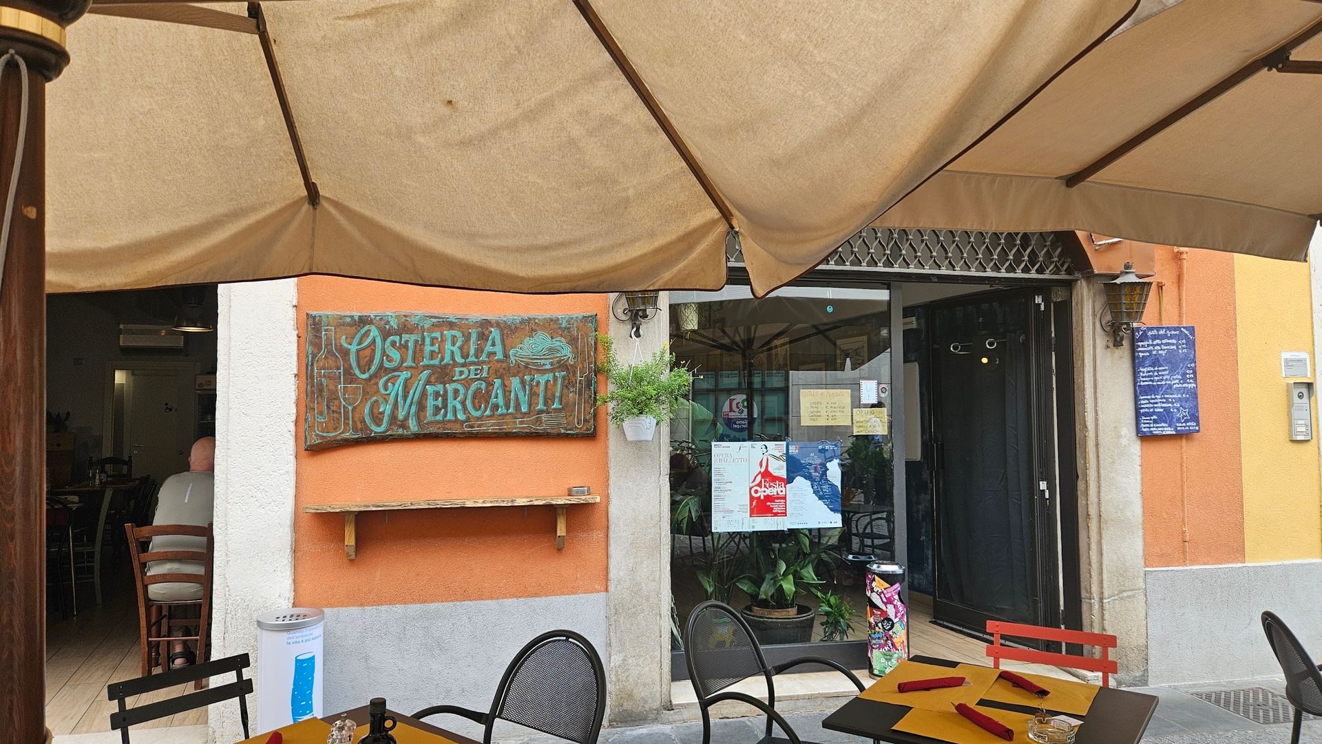 Osteria dei mercanti - © Photo by Tanawat Submoke