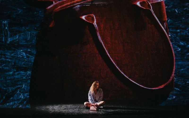 donna a teatro