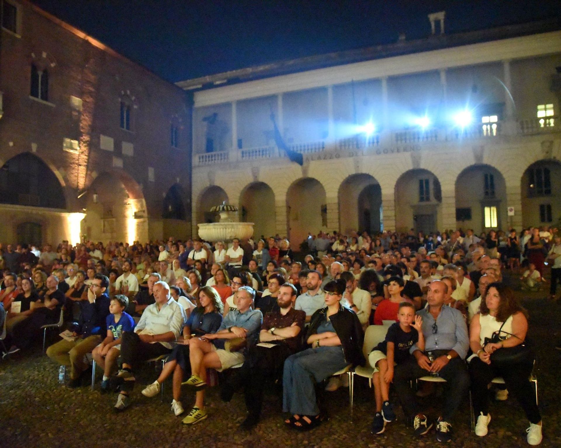 Spettacolo in Cortile di Palazzo Broletto