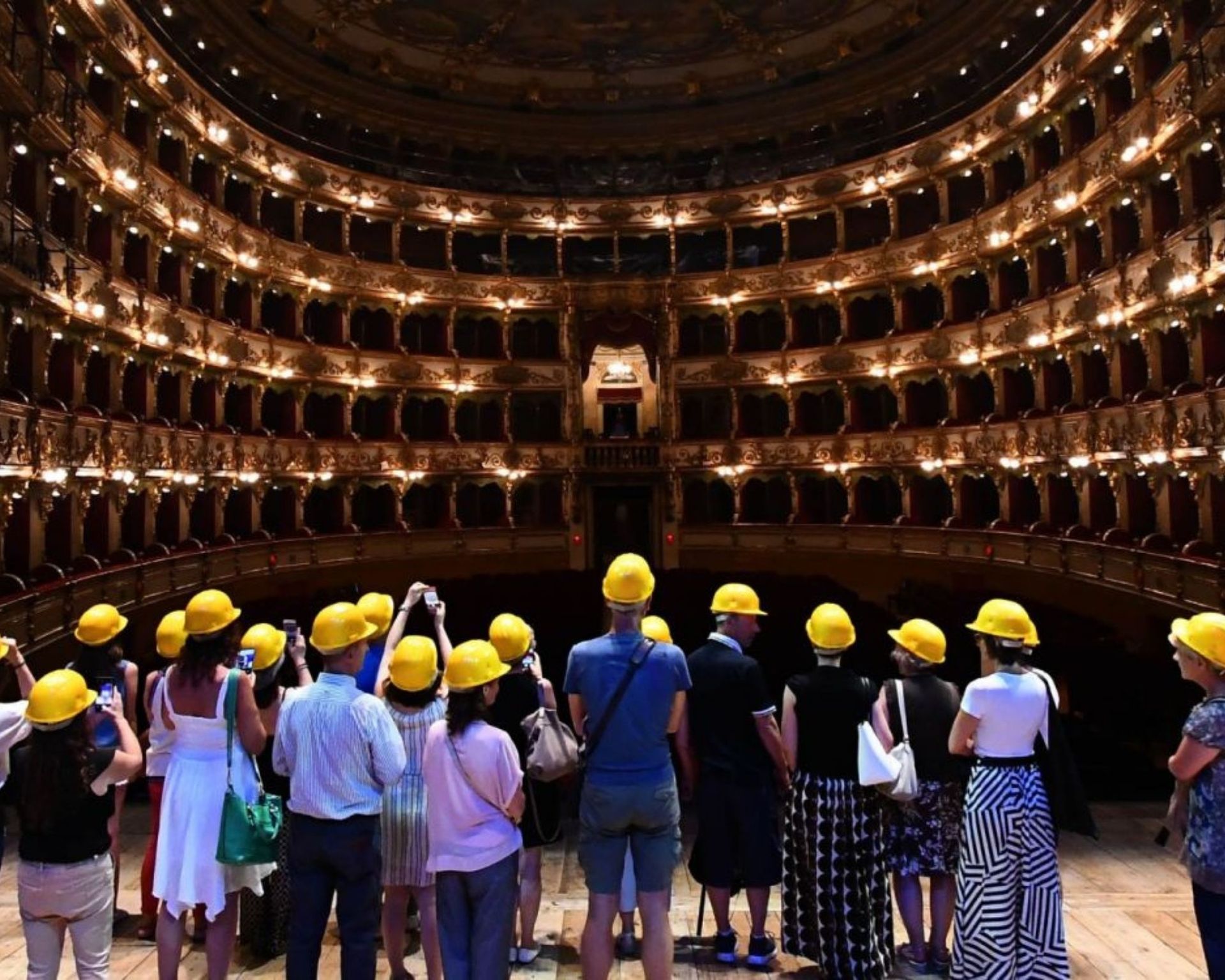 grand tour teatro grande