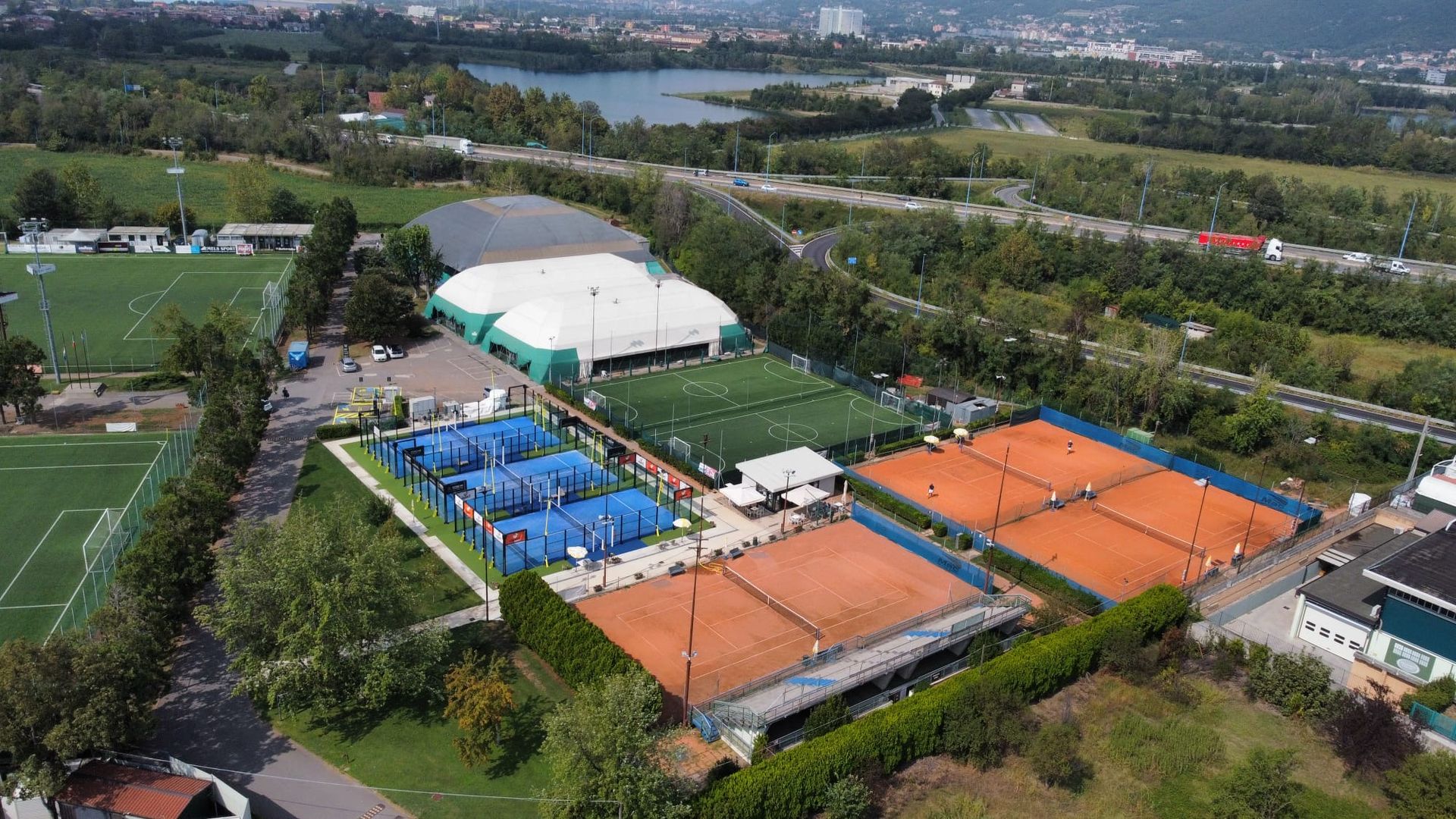 foto aerea centro sportivo rigamonti