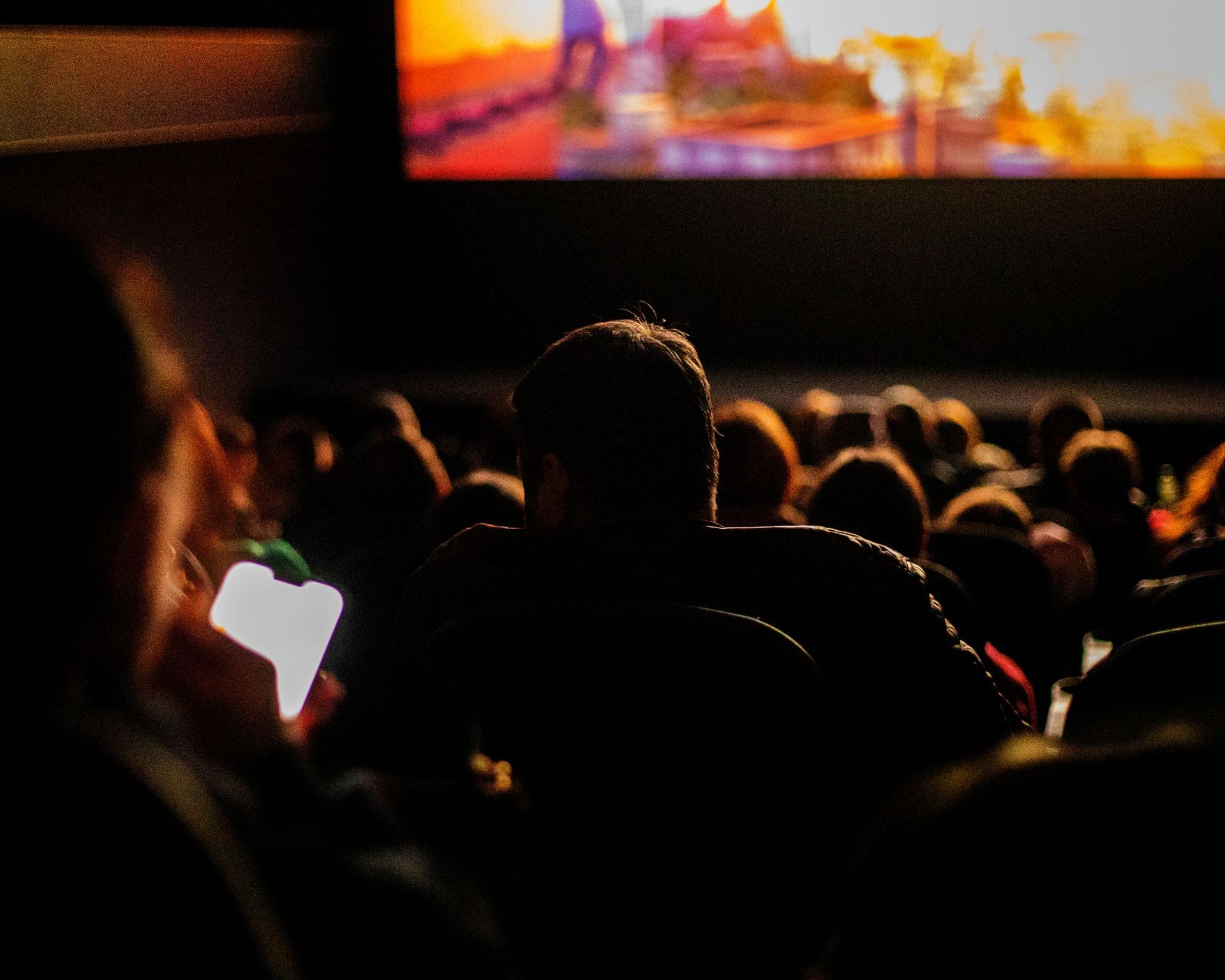 persone in una sala cinematografica